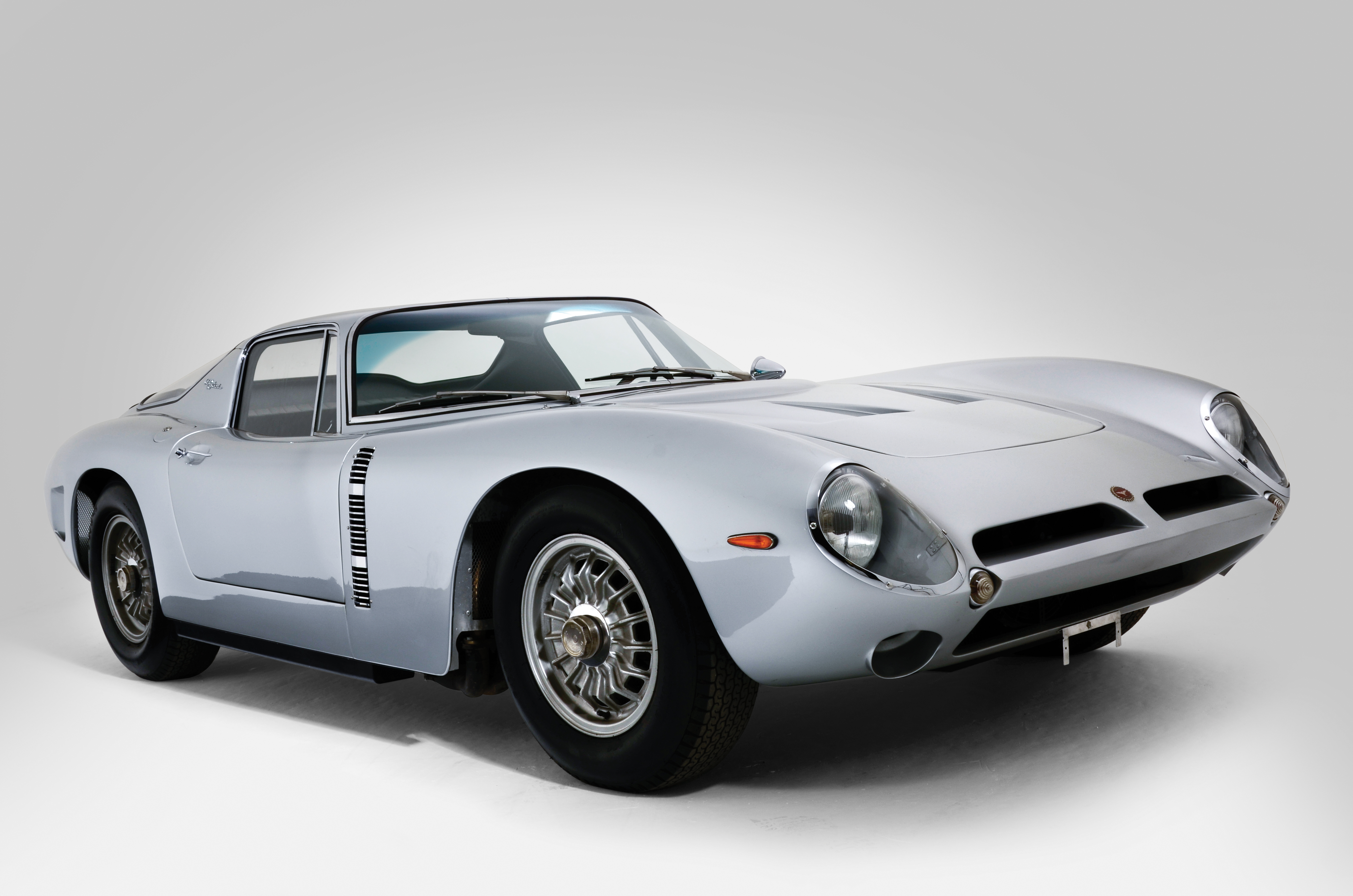 Silver Bizzarrini 5300 GT Strada 4K HD Wallpaper