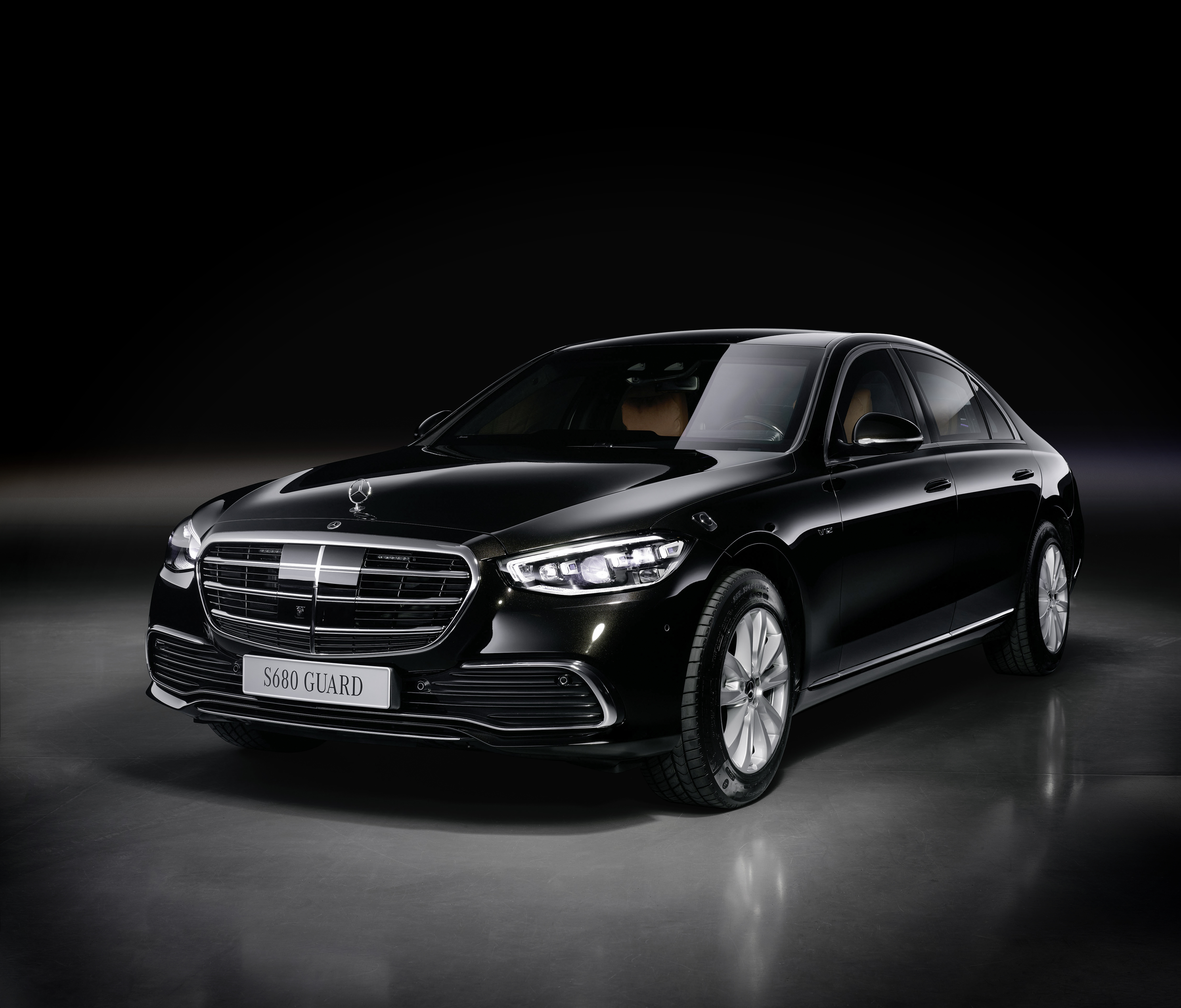 Mercedes-Benz S 680 Guard 4MATIC Luxury Car HD Wallpaper