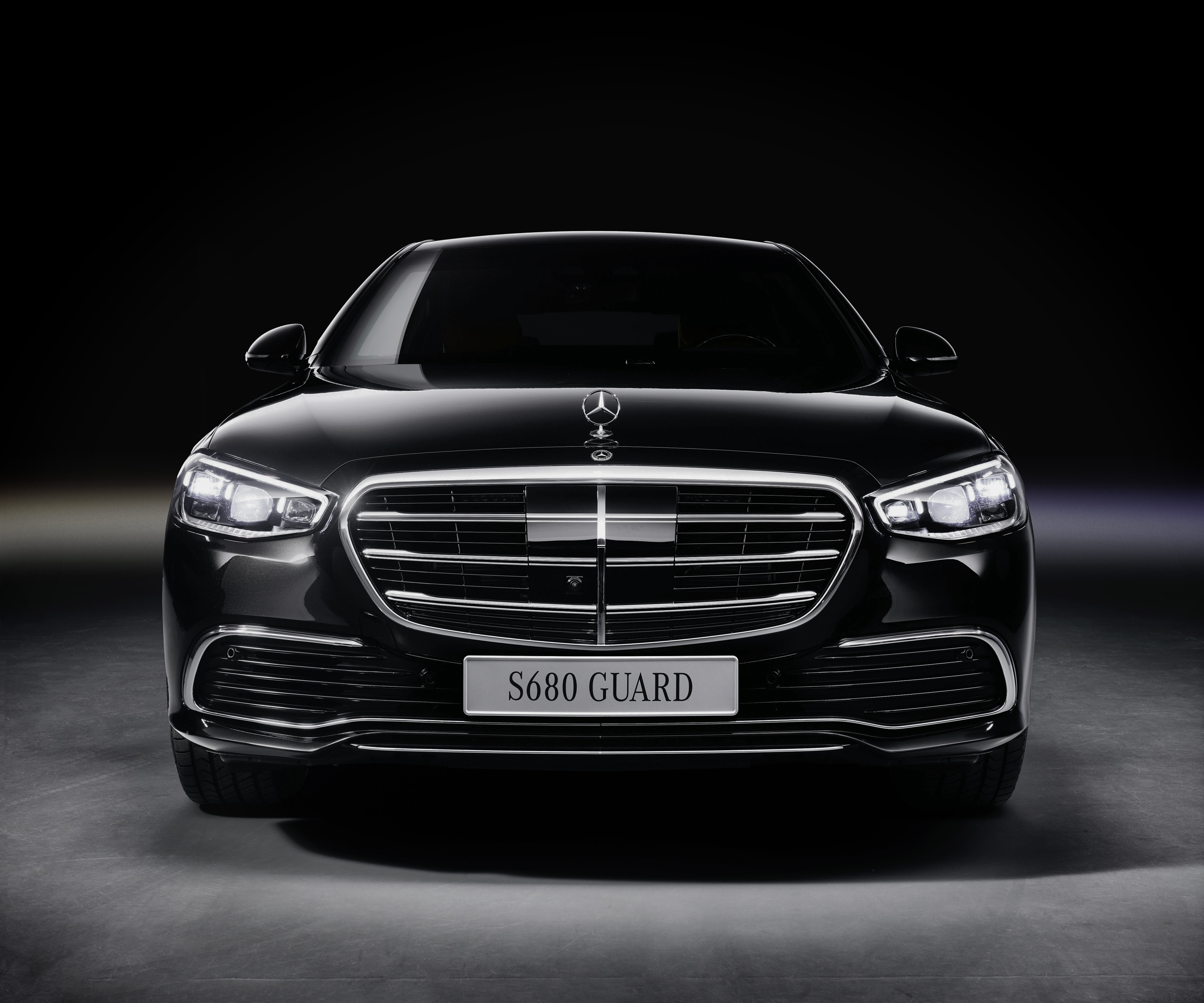 Mercedes-Benz S 680 Guard luxury car front view HD Wallpaper