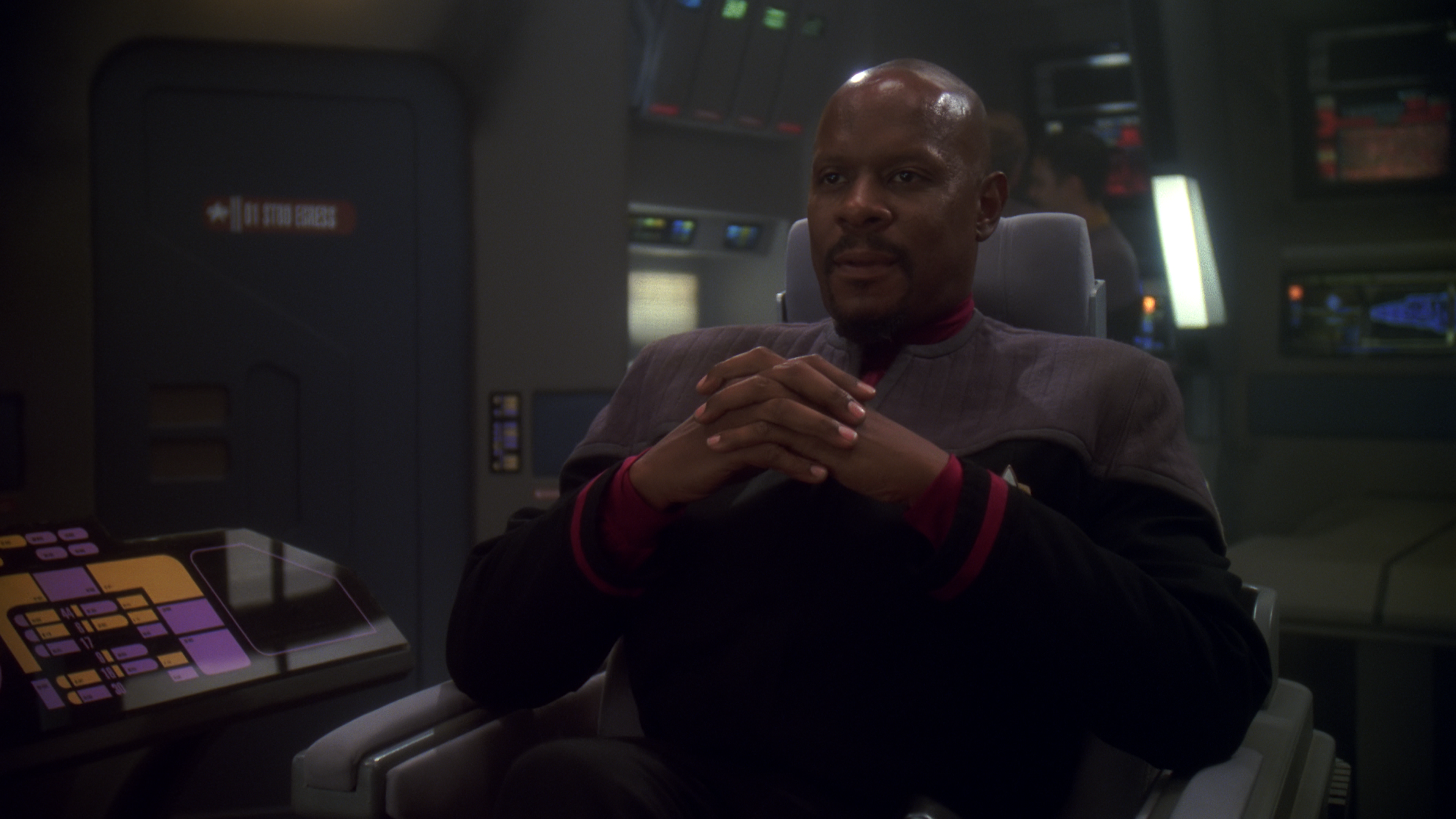 Benjamin Sisko, Commander of the Station HD Wallpaper