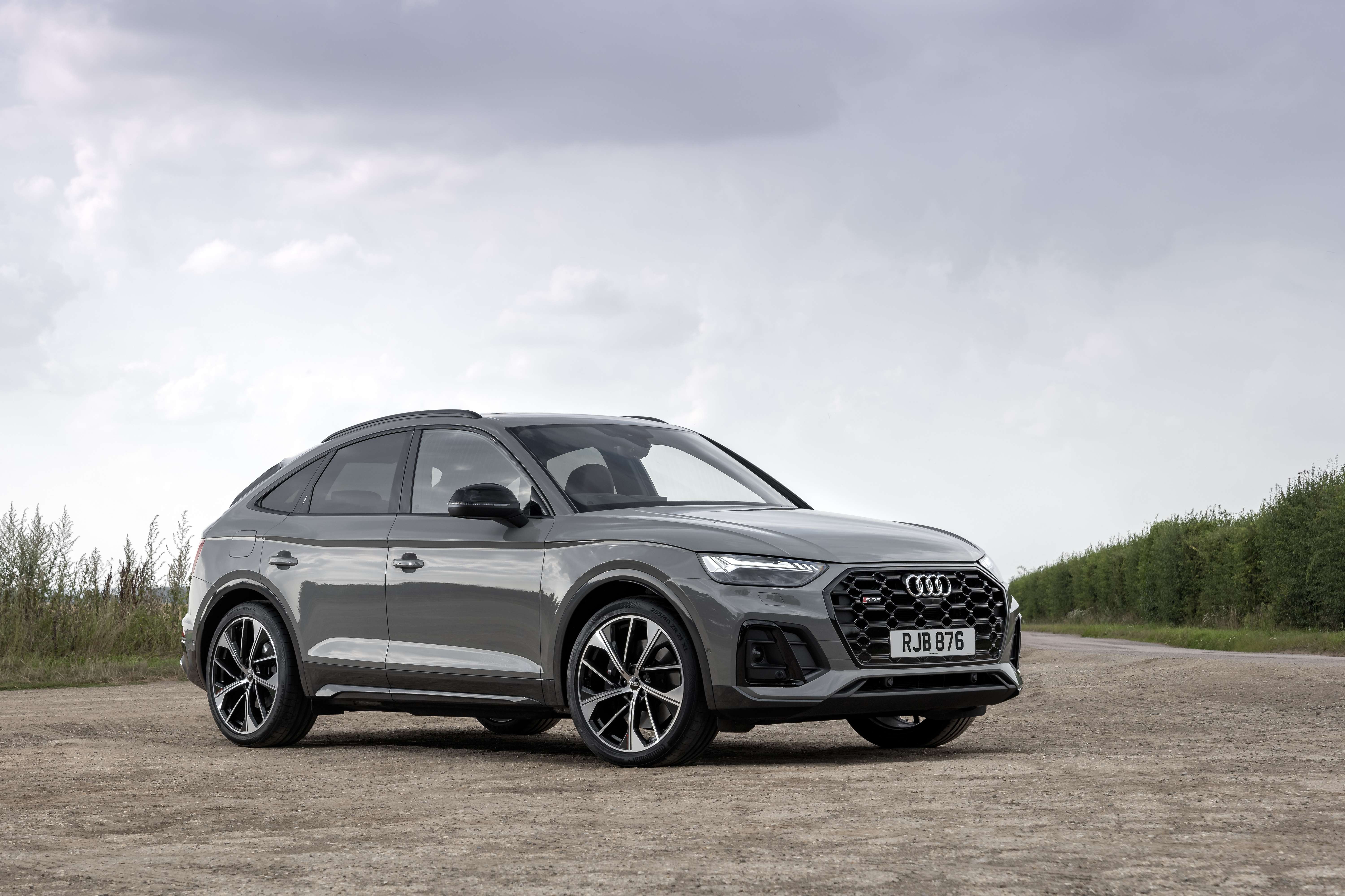 2021 Grey Audi SQ5 Sportback TDI SUV HD Wallpaper