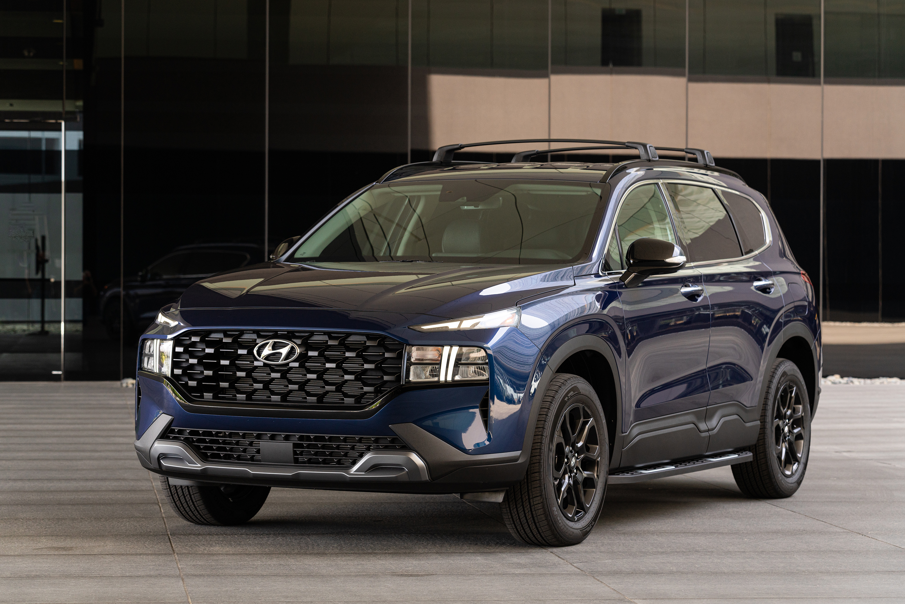 Blue 2022 Hyundai Santa Fe XRT SUV with roof rack HD Wallpaper