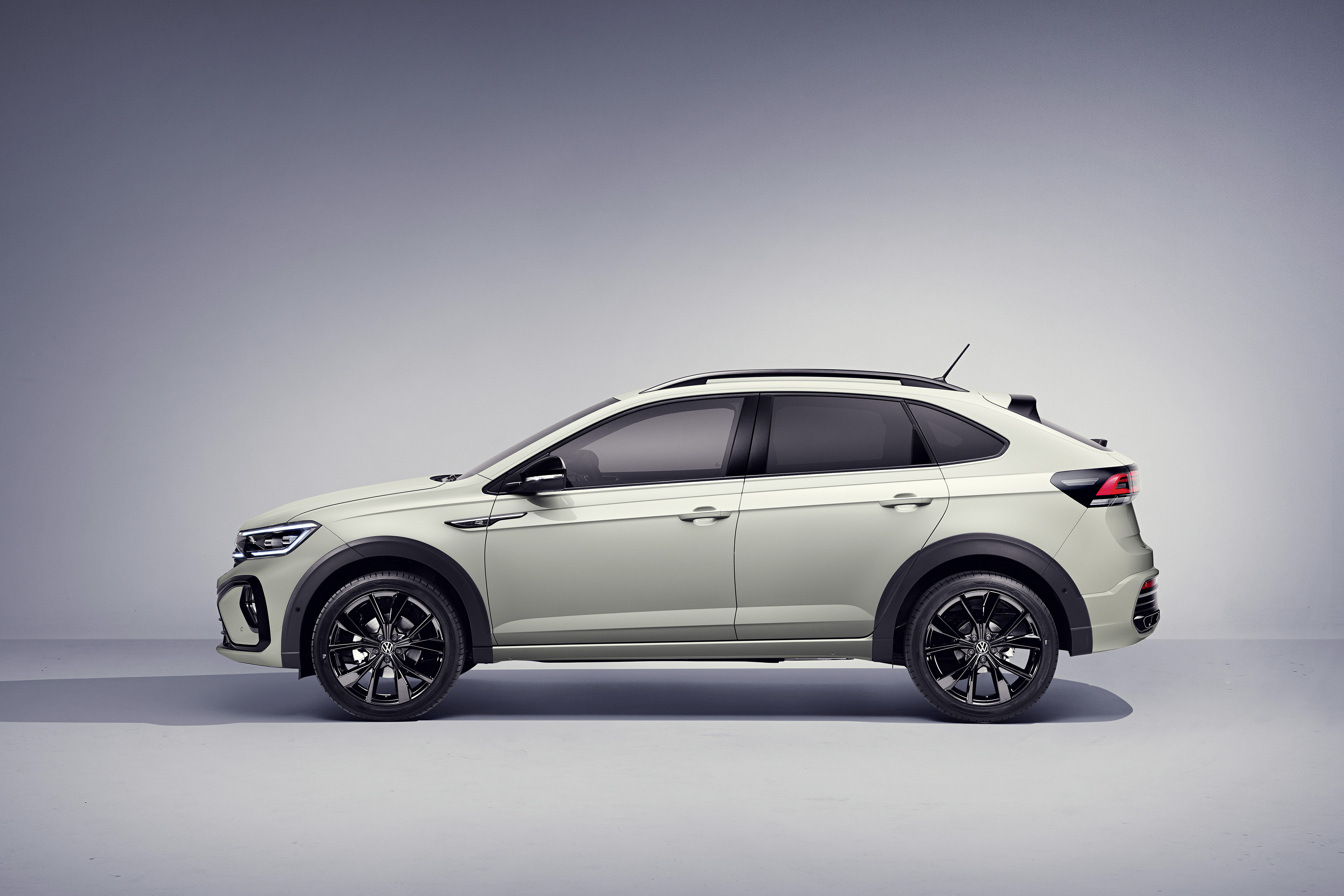 Volkswagen Taigo R-Line Black Style SUV side view HD Wallpaper