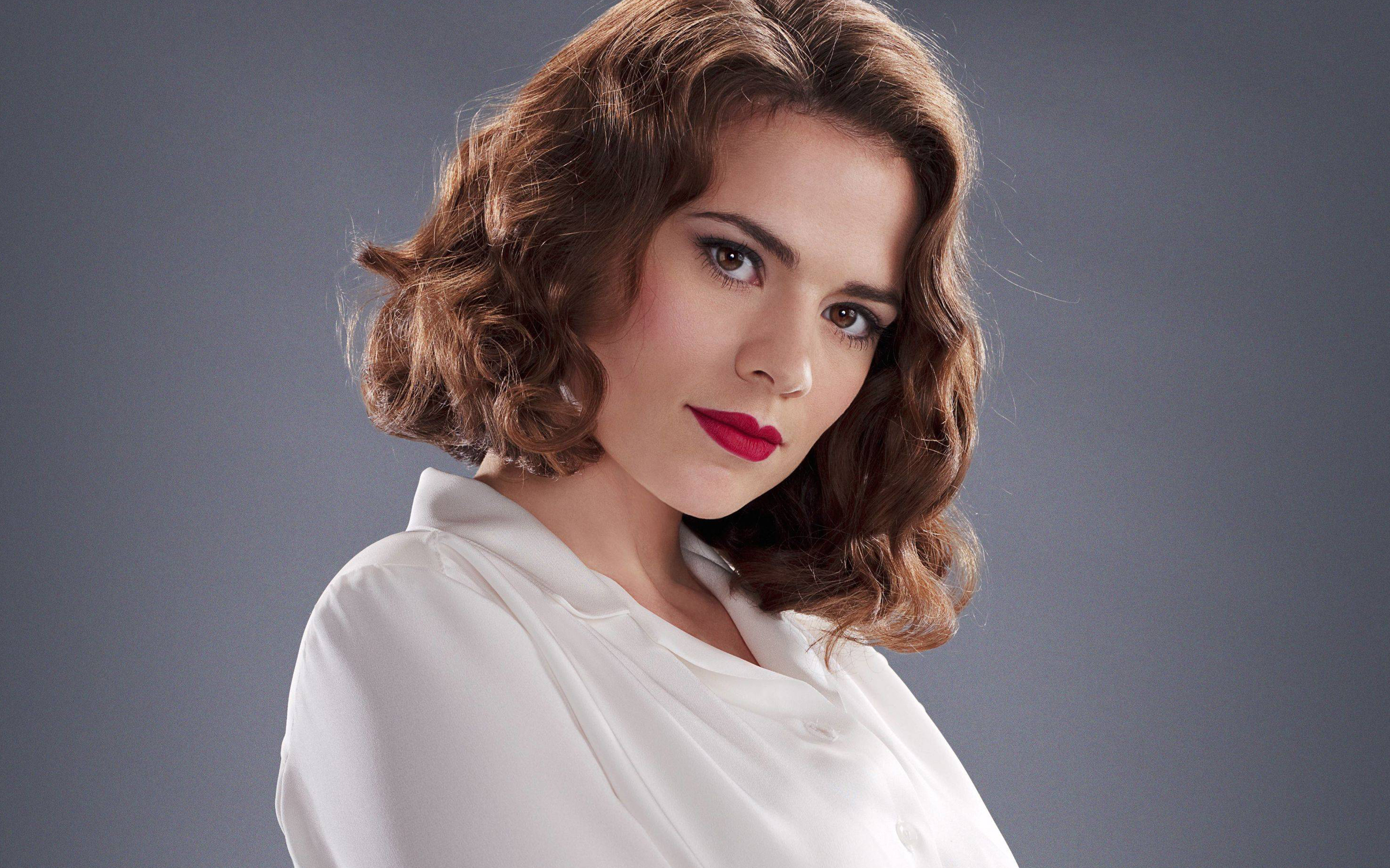 Hayley Atwell as Peggy Carter portrait with red lipstick HD Wallpaper