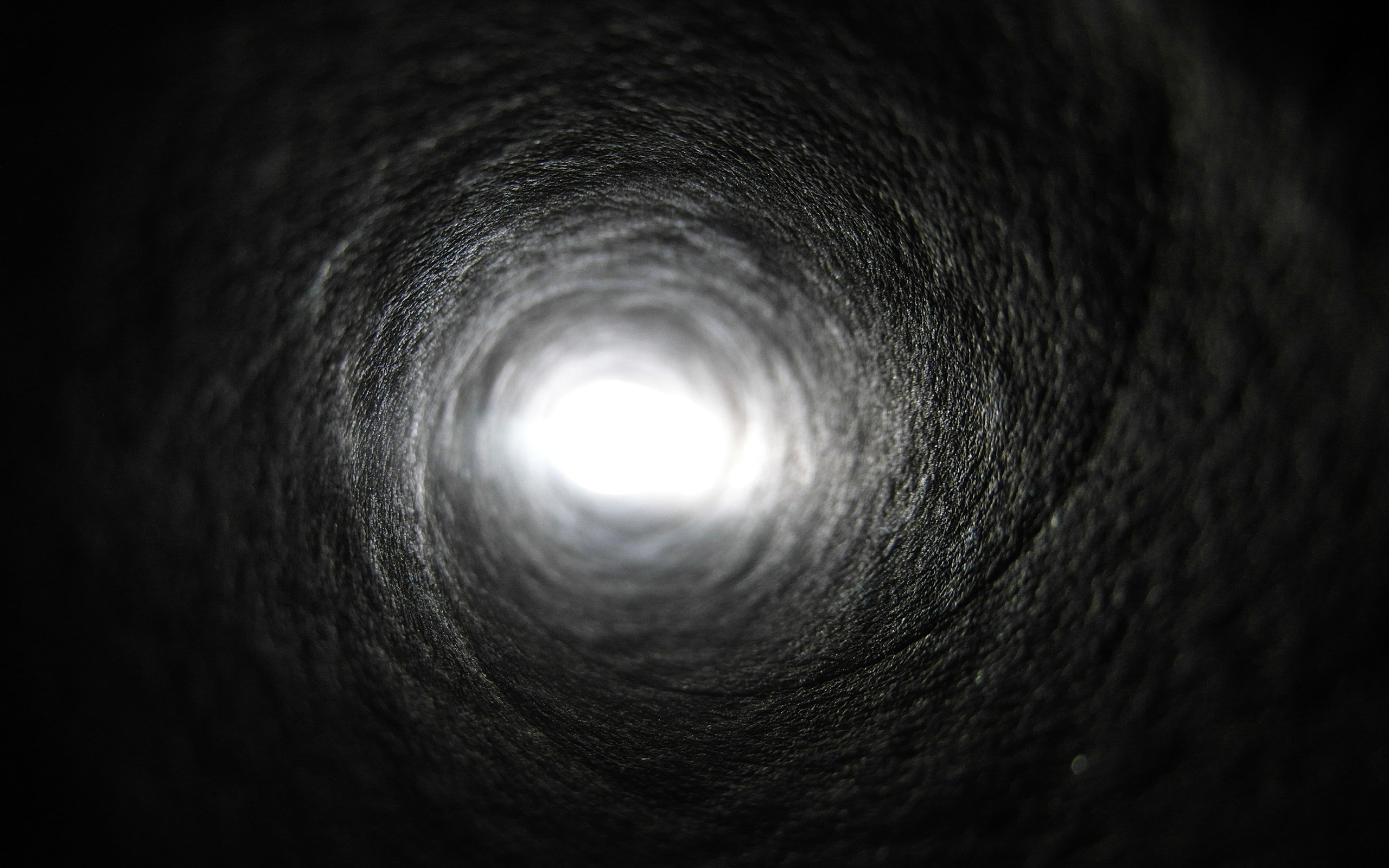 Light at the end of a dark tunnel HD Wallpaper