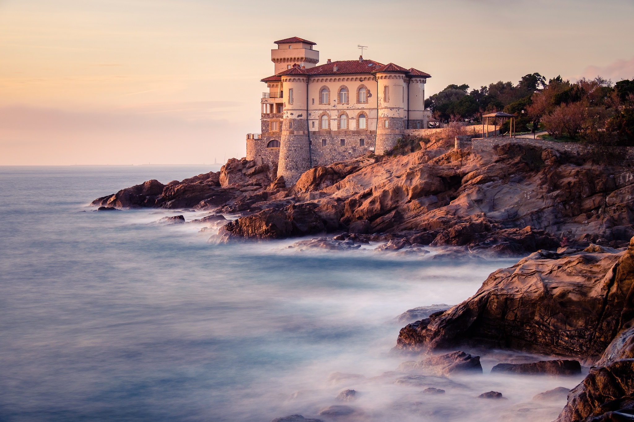 Castello Del Boccale on Tuscan Coast at Sunset HD Wallpaper