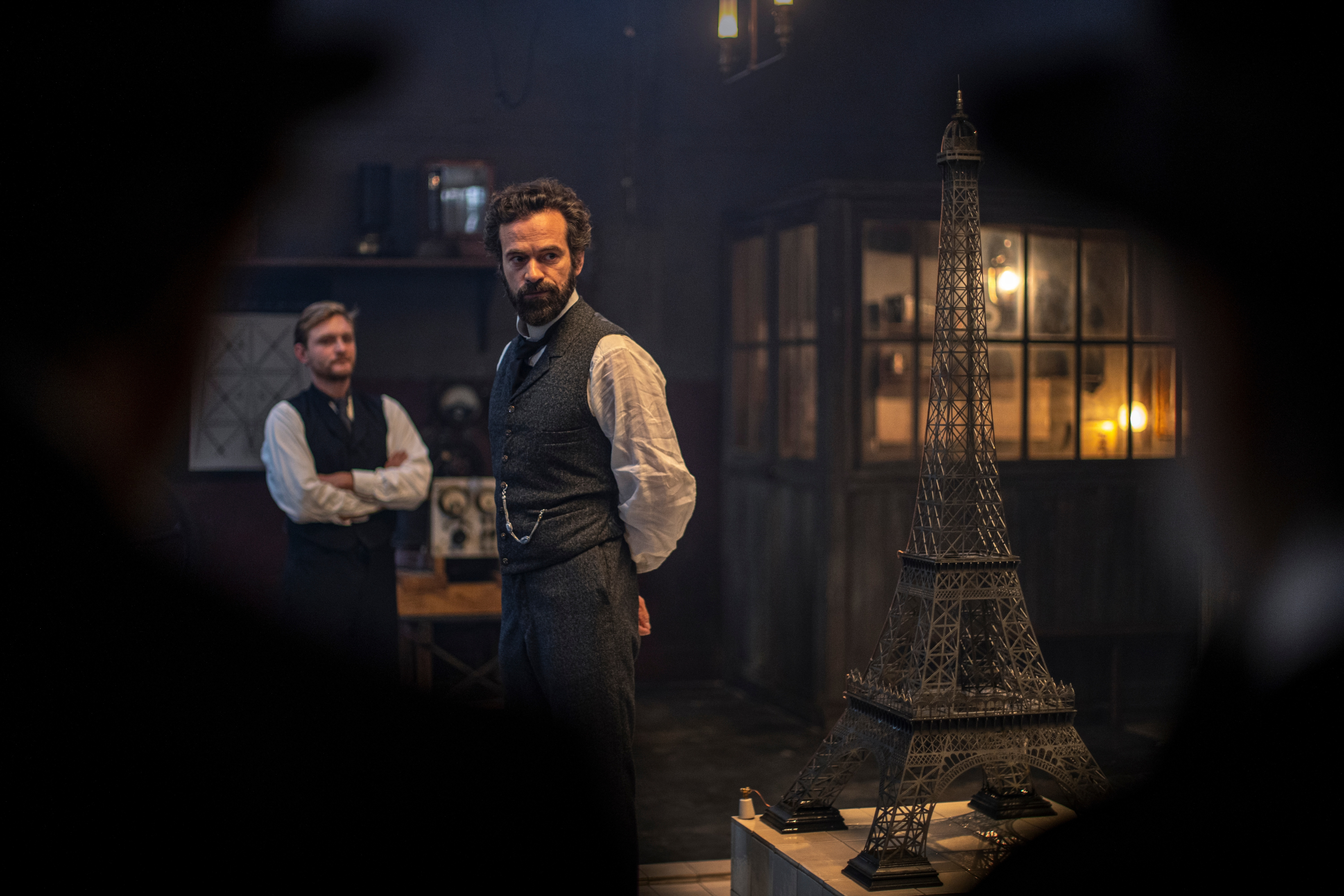 Romain Duris as Gustave Eiffel with a model HD Wallpaper