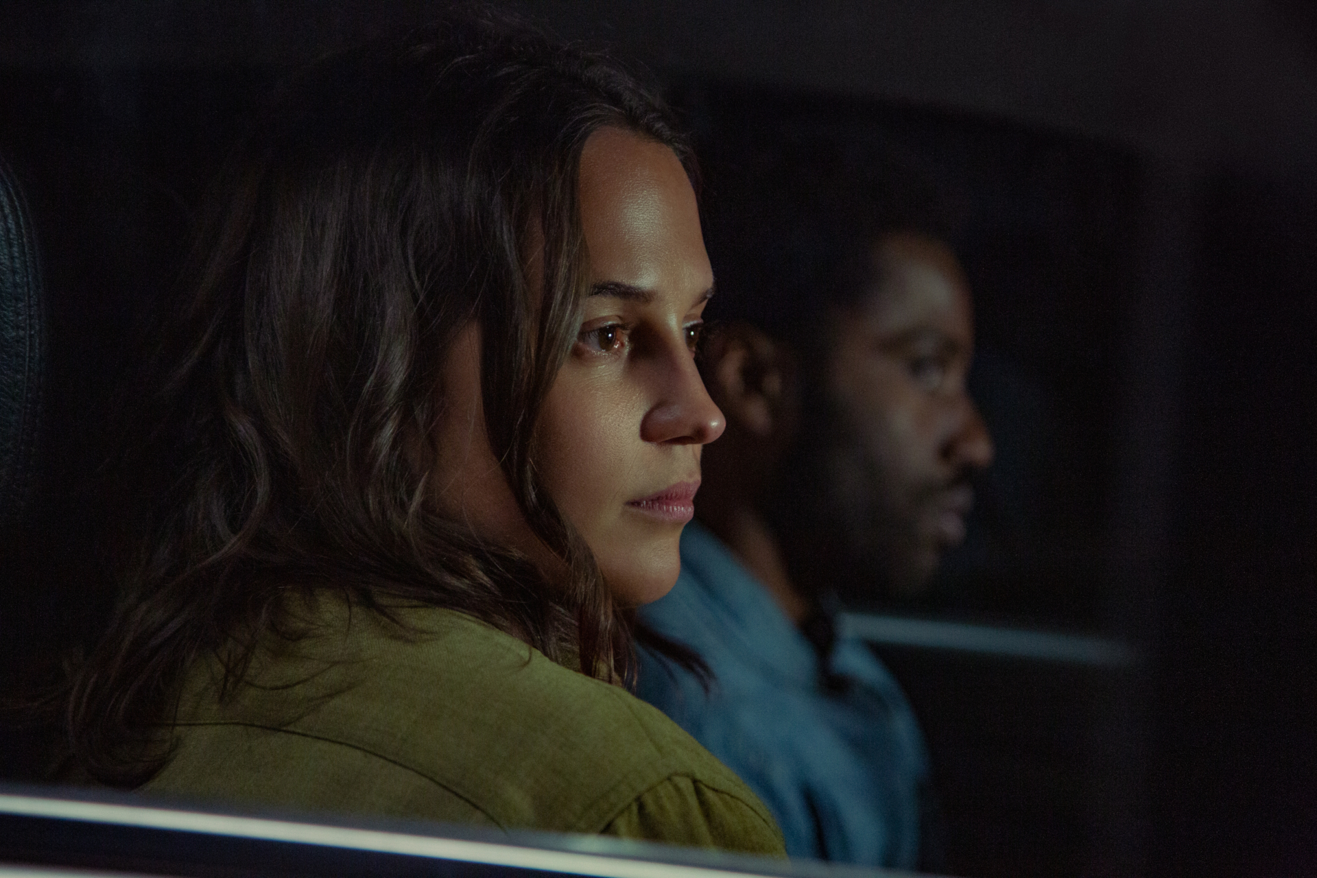 Alicia Vikander and John David Washington in Beckett HD Wallpaper