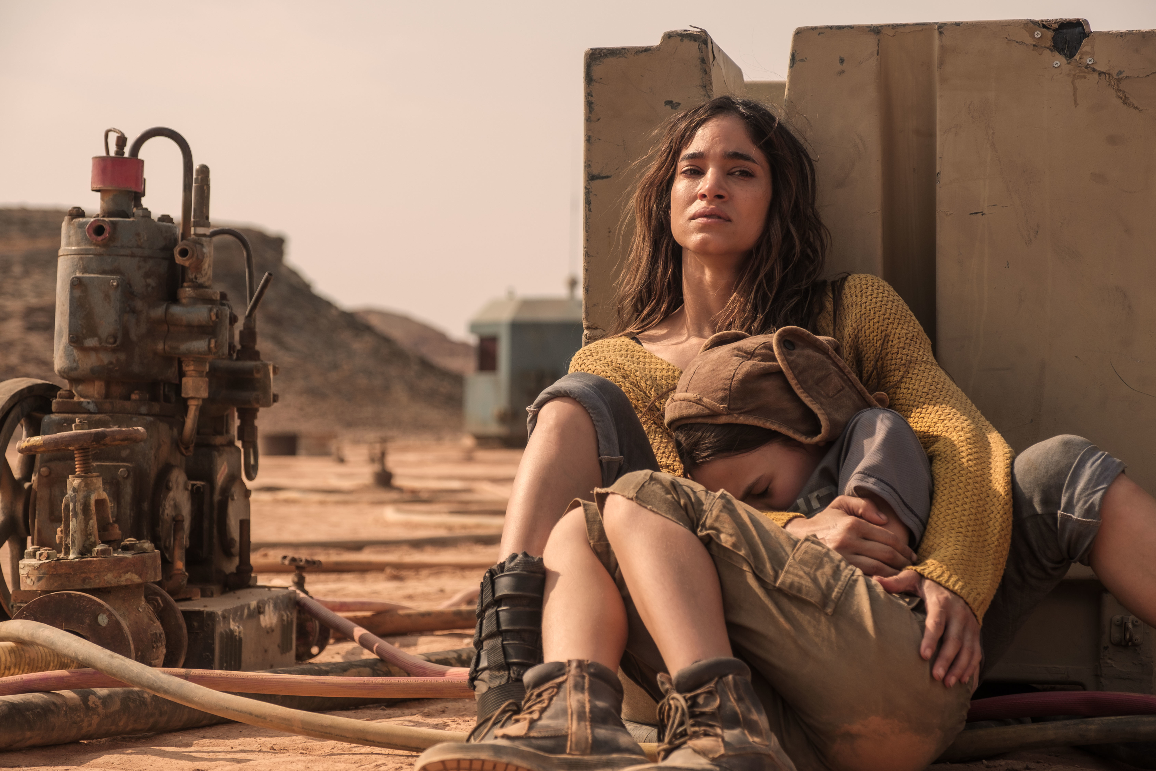 Settlers 4K Image Featuring Sofia Boutella and Brooklynn Prince HD Wallpaper