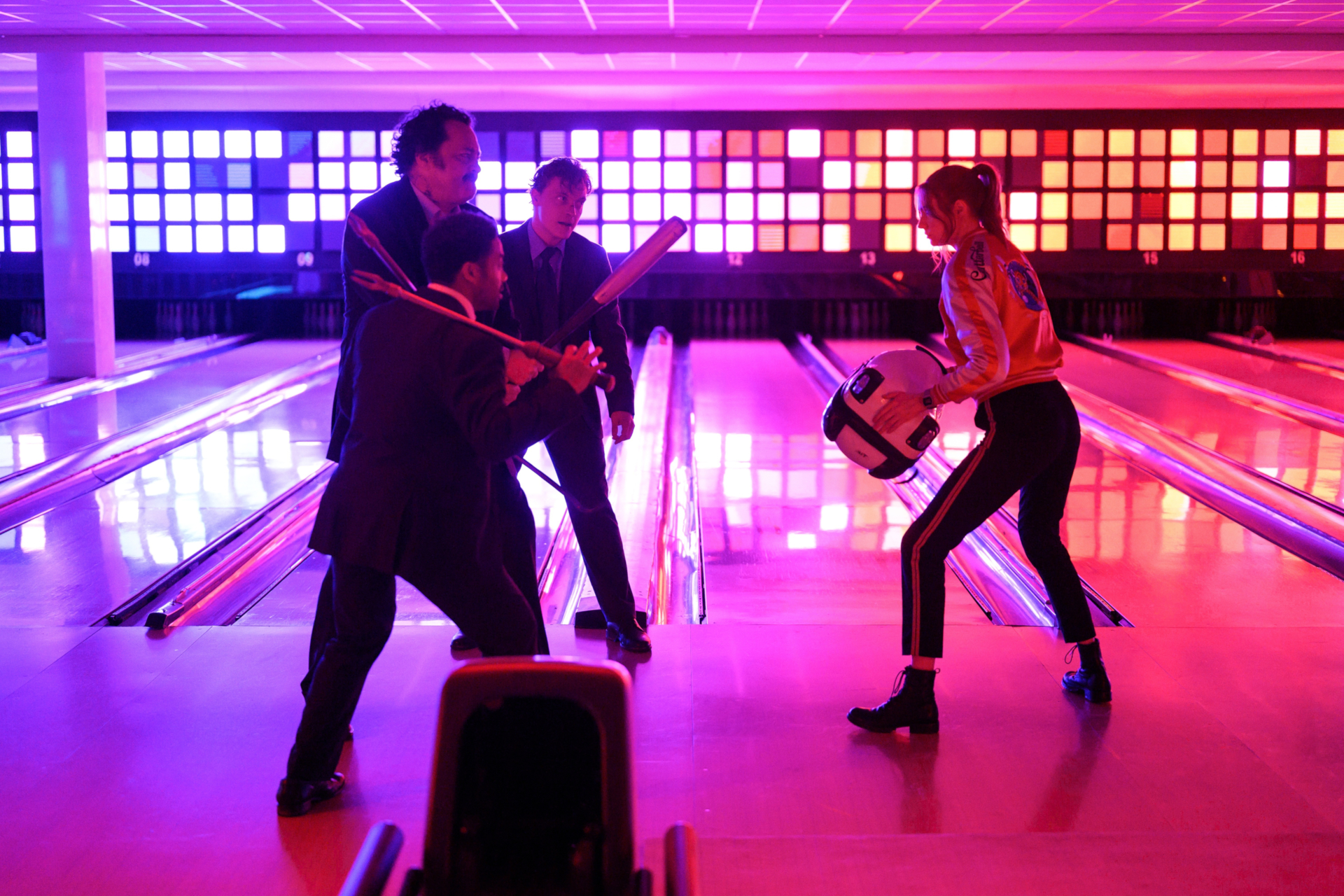 Karen Gillan in Gunpowder Milkshake bowling alley fight HD Wallpaper