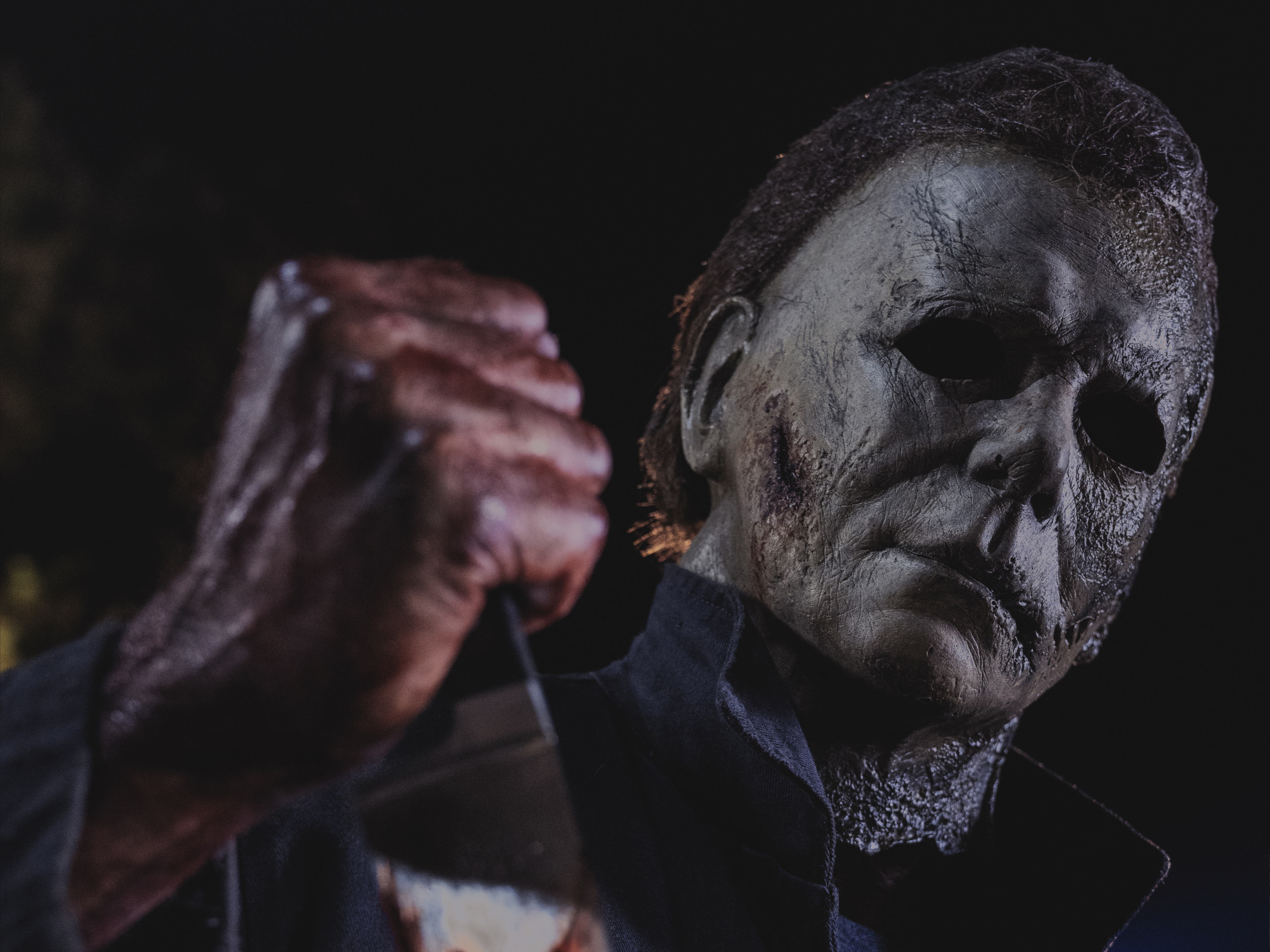Michael Myers with Bloody Knife HD Wallpaper