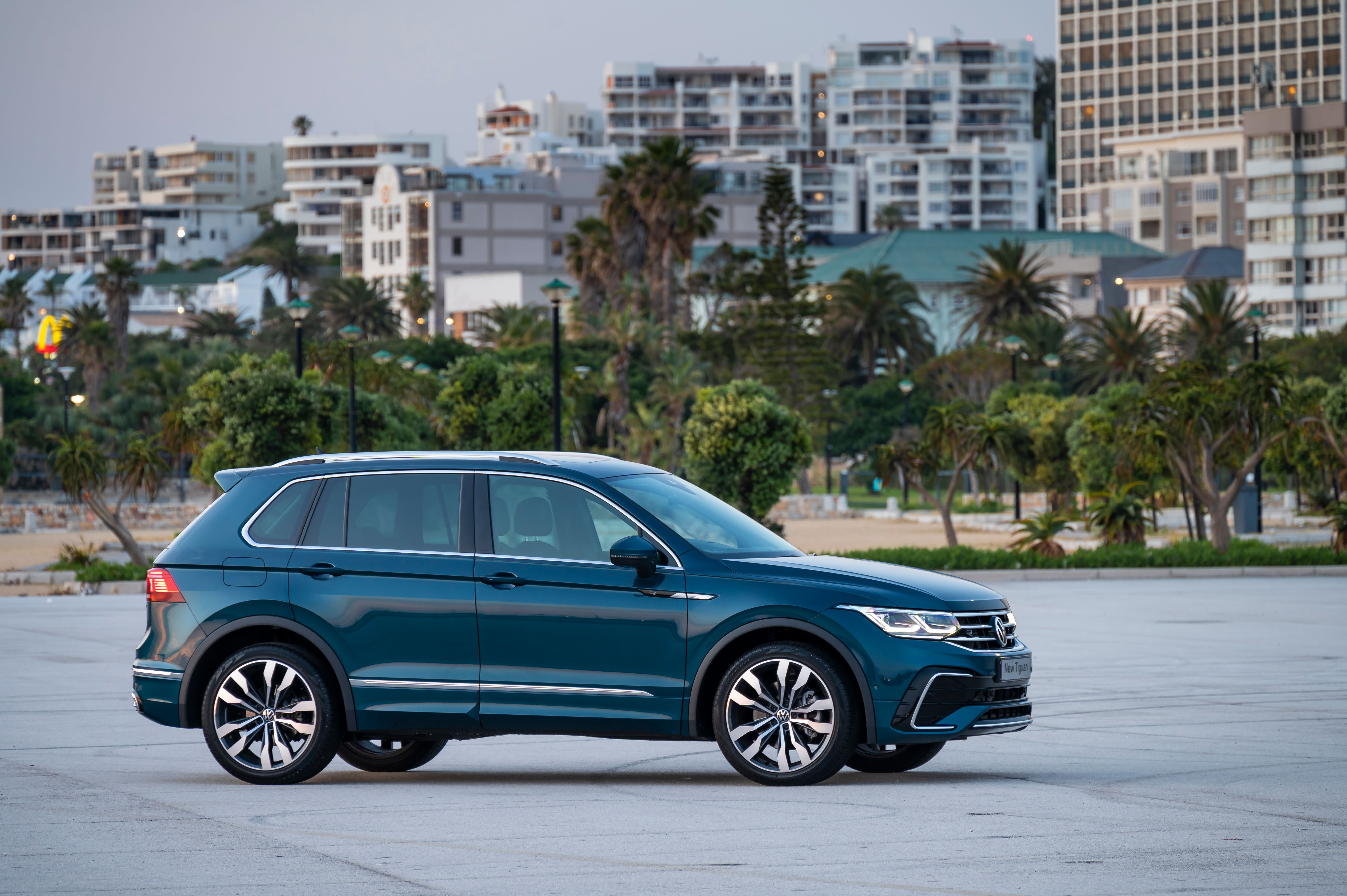 Blue 2021 Volkswagen Tiguan R-Line SUV HD Wallpaper
