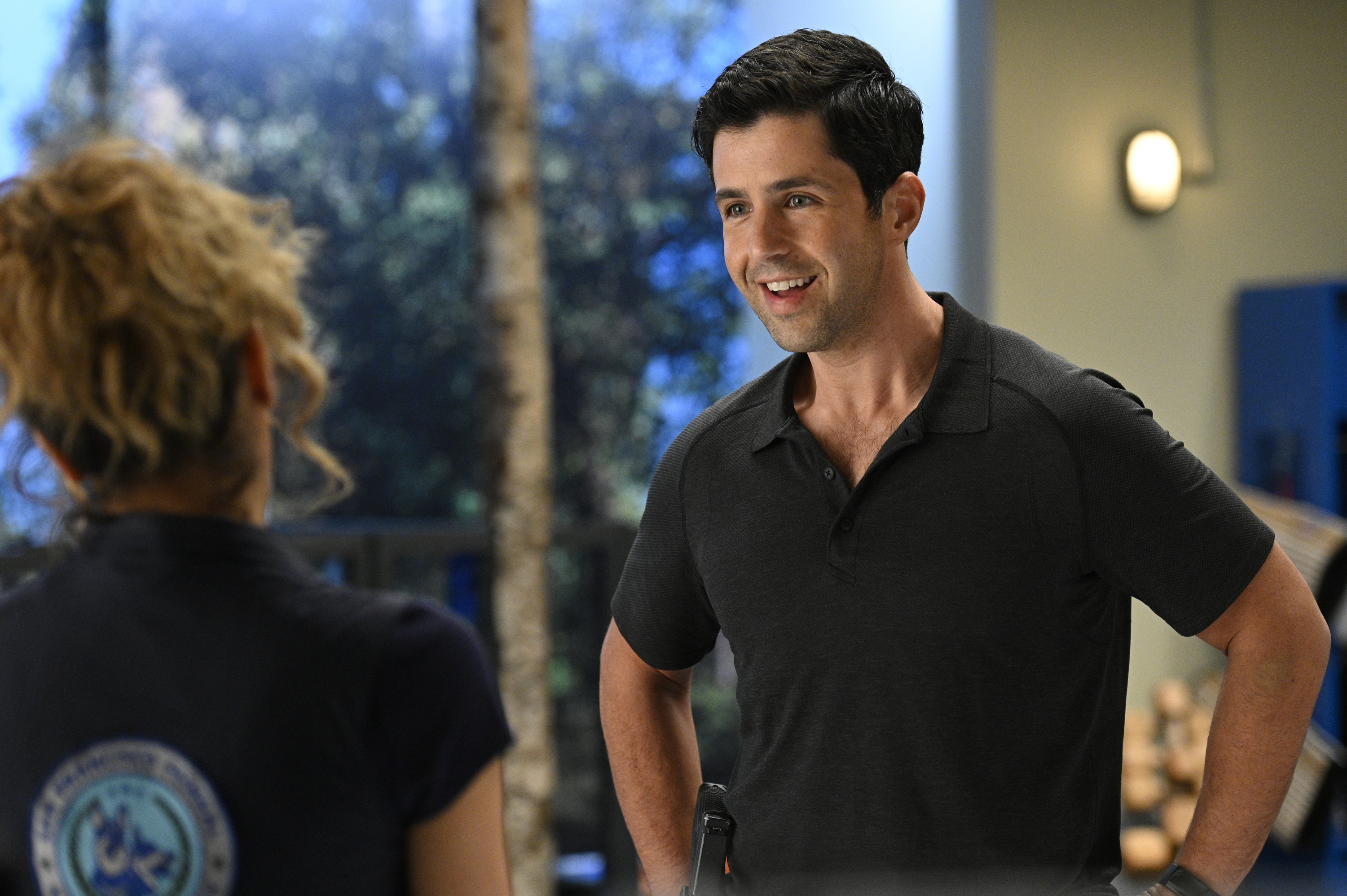 Josh Peck smiling in Turner and Hooch HD Wallpaper