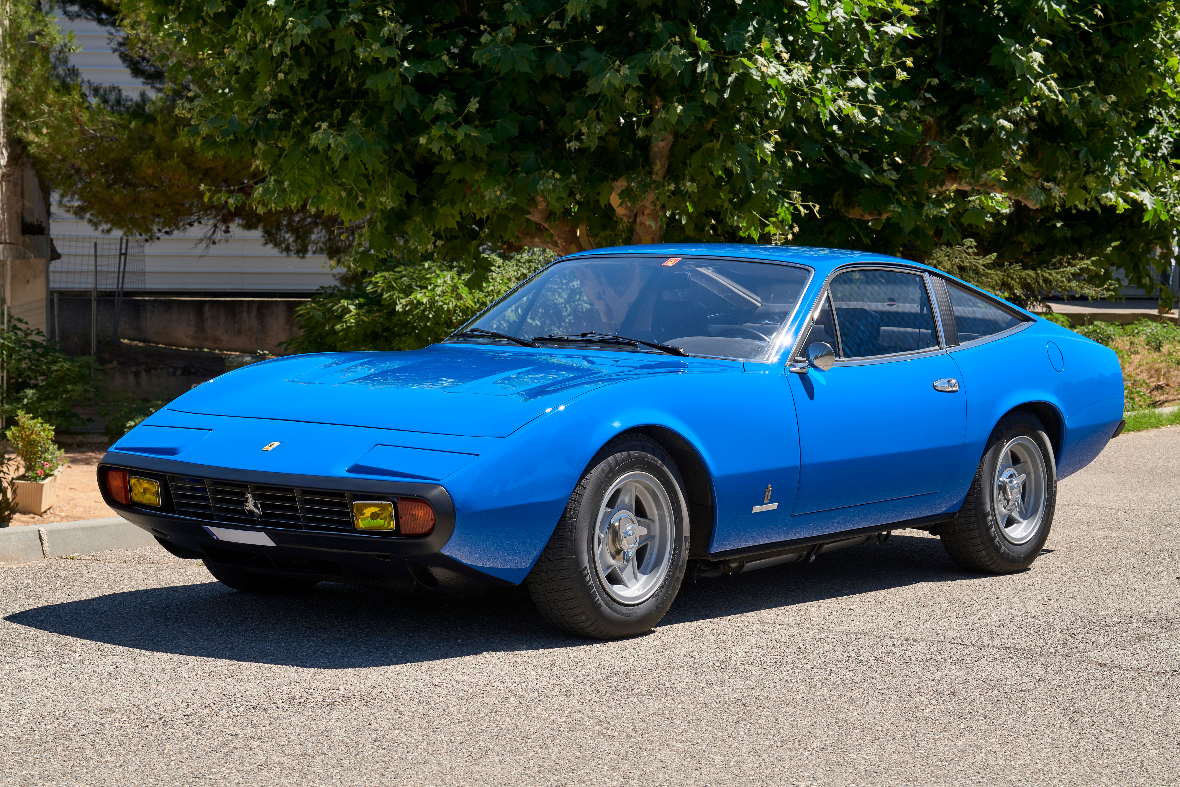 Blue Ferrari 365 GTC/4 Grand Tourer HD Wallpaper
