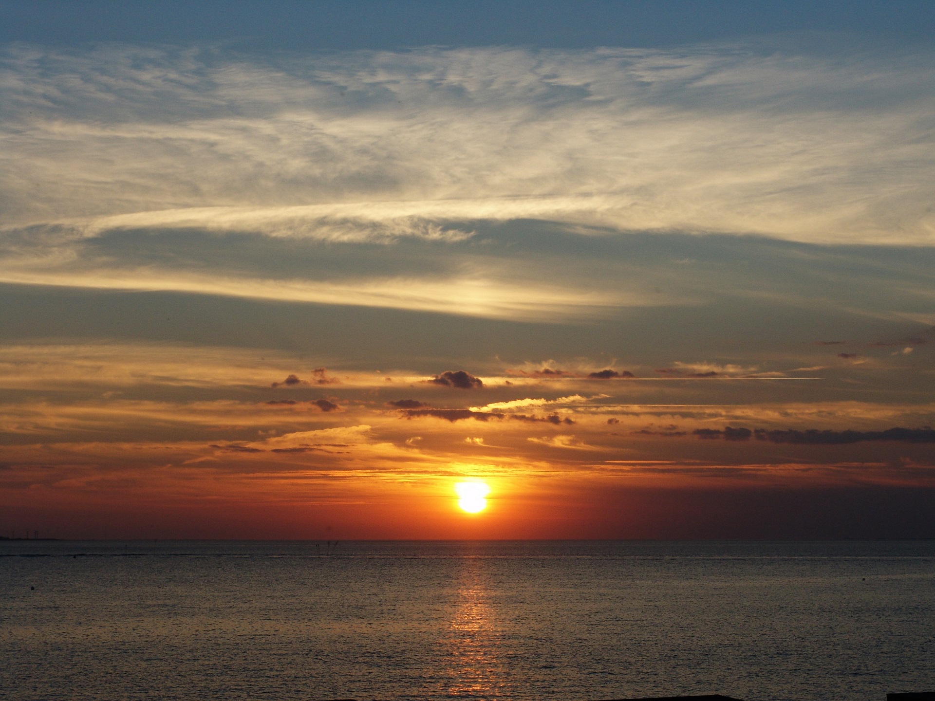 Beautiful Sunset over the Sea HD Wallpaper