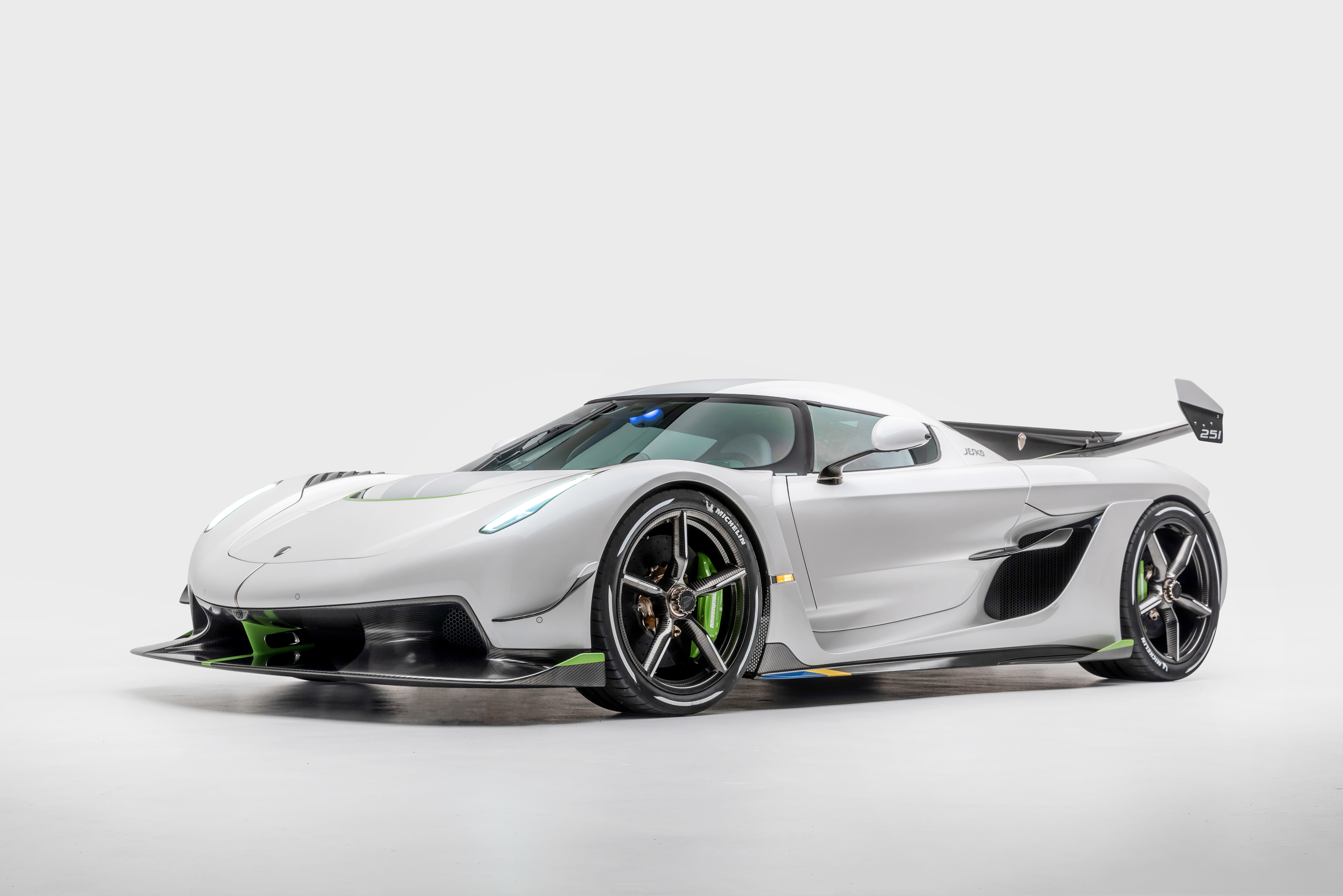 Koenigsegg Jesko Supercar in White HD Wallpaper