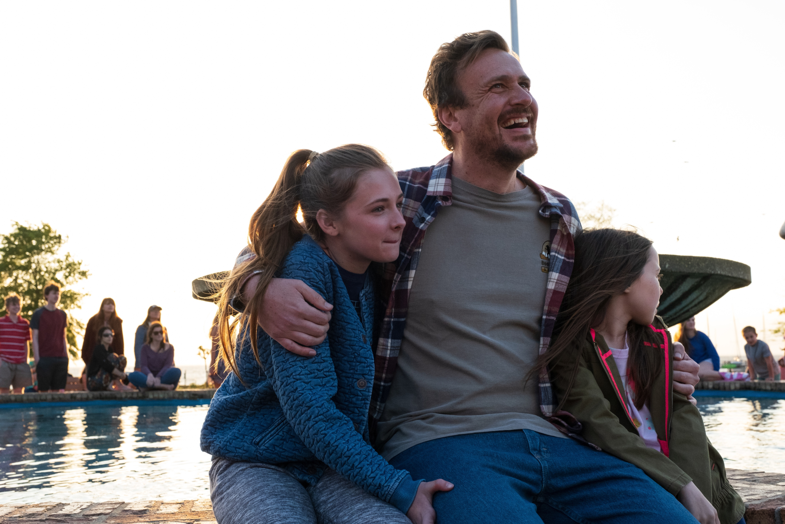 Jason Segel with two girls from Our Friend HD Wallpaper