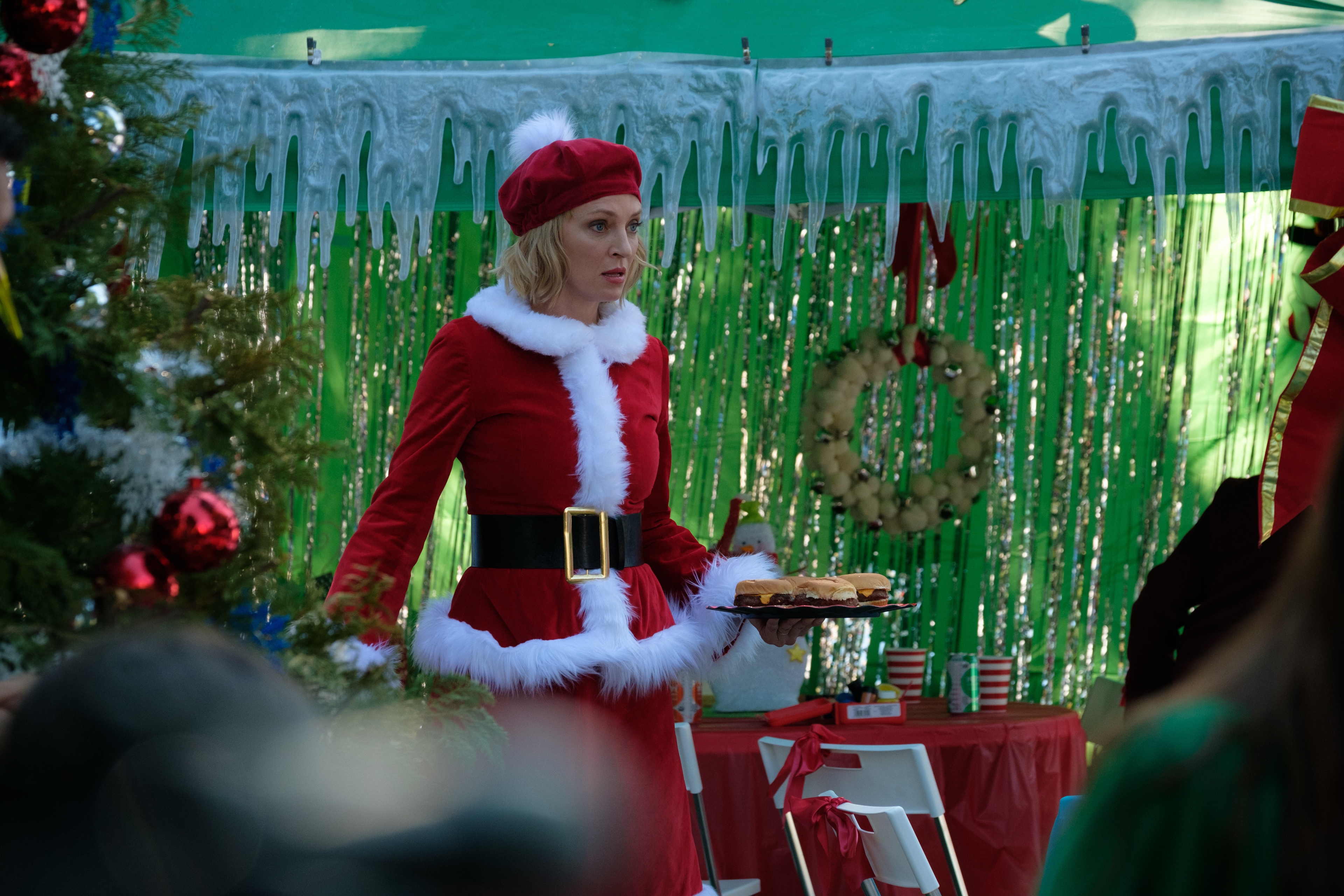Uma Thurman as Santa Claus in The War With Grandpa 4K HD Wallpaper