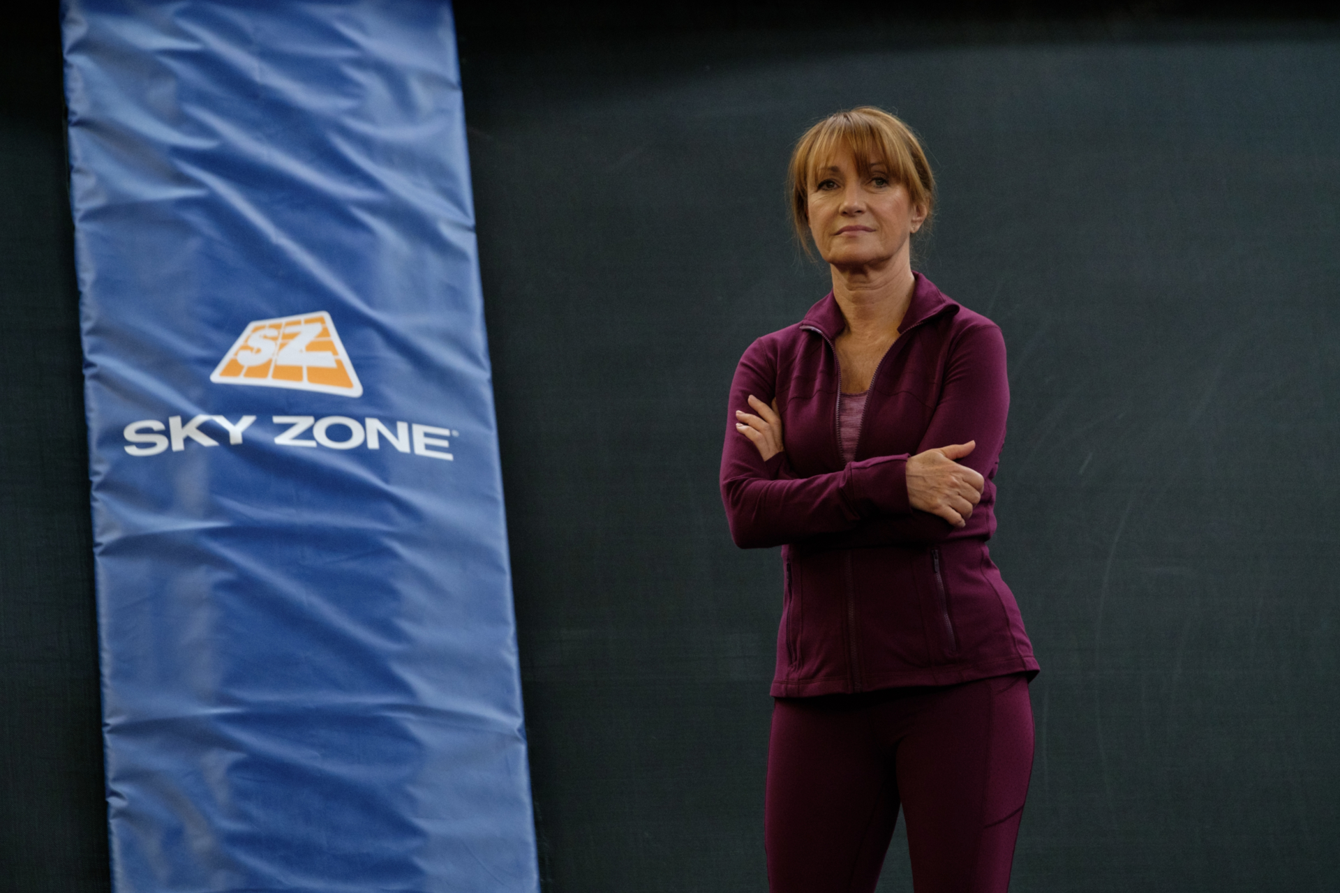 Jane Seymour in maroon sportswear for The War With Grandpa HD Wallpaper