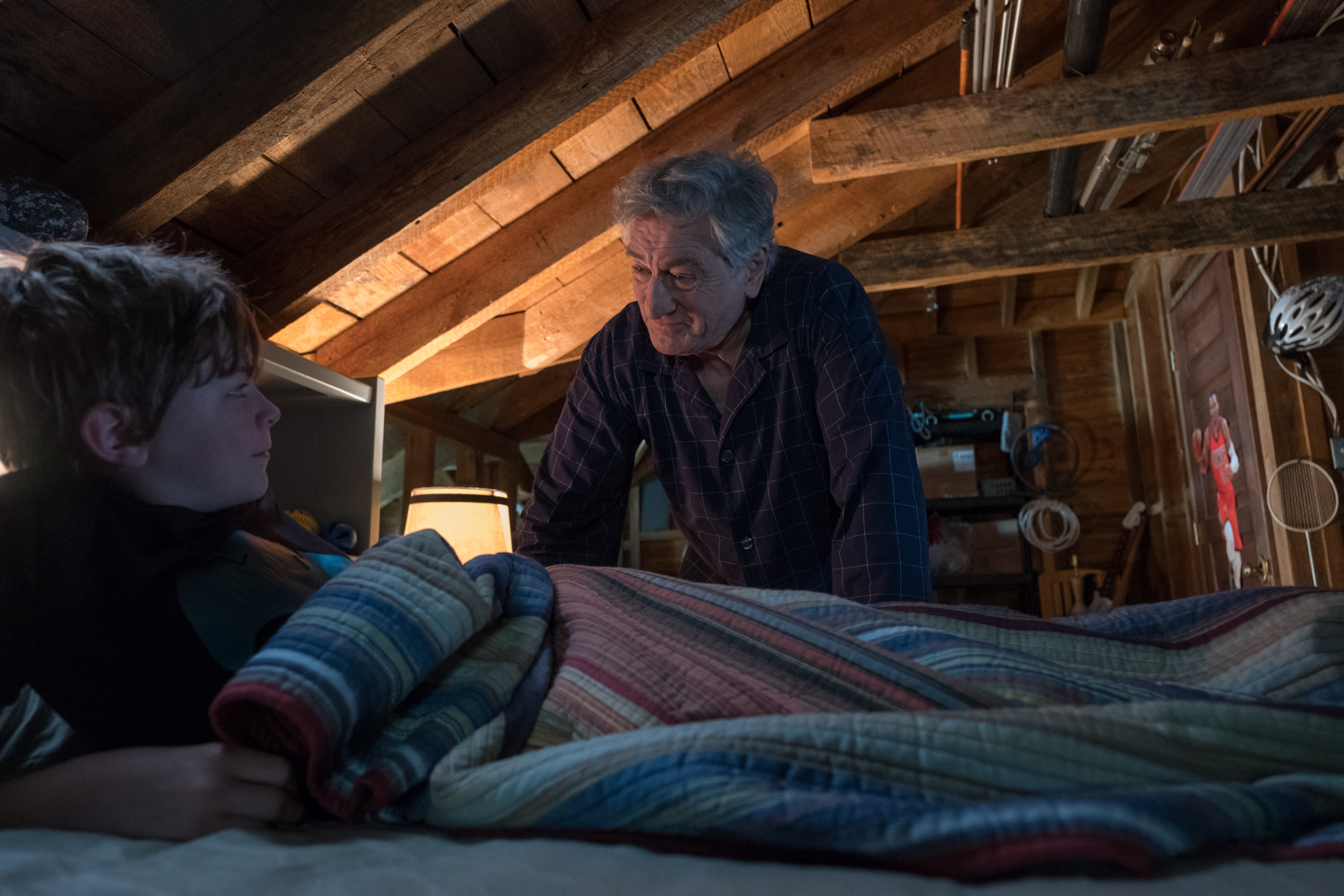 Robert De Niro and Oakes Fegley in The War With Grandpa HD Wallpaper