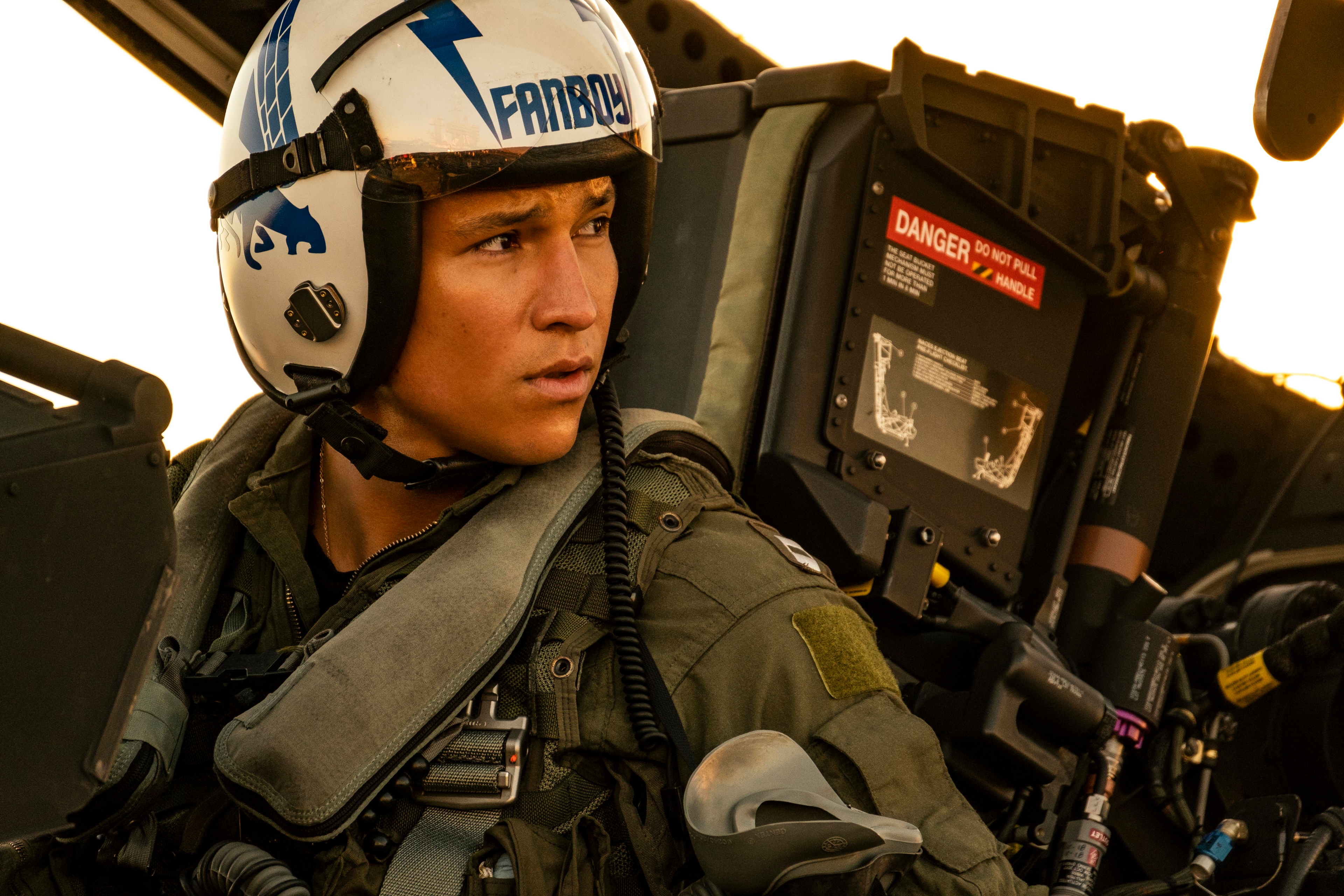 Top Gun Maverick: Danny Ramirez in the cockpit HD Wallpaper