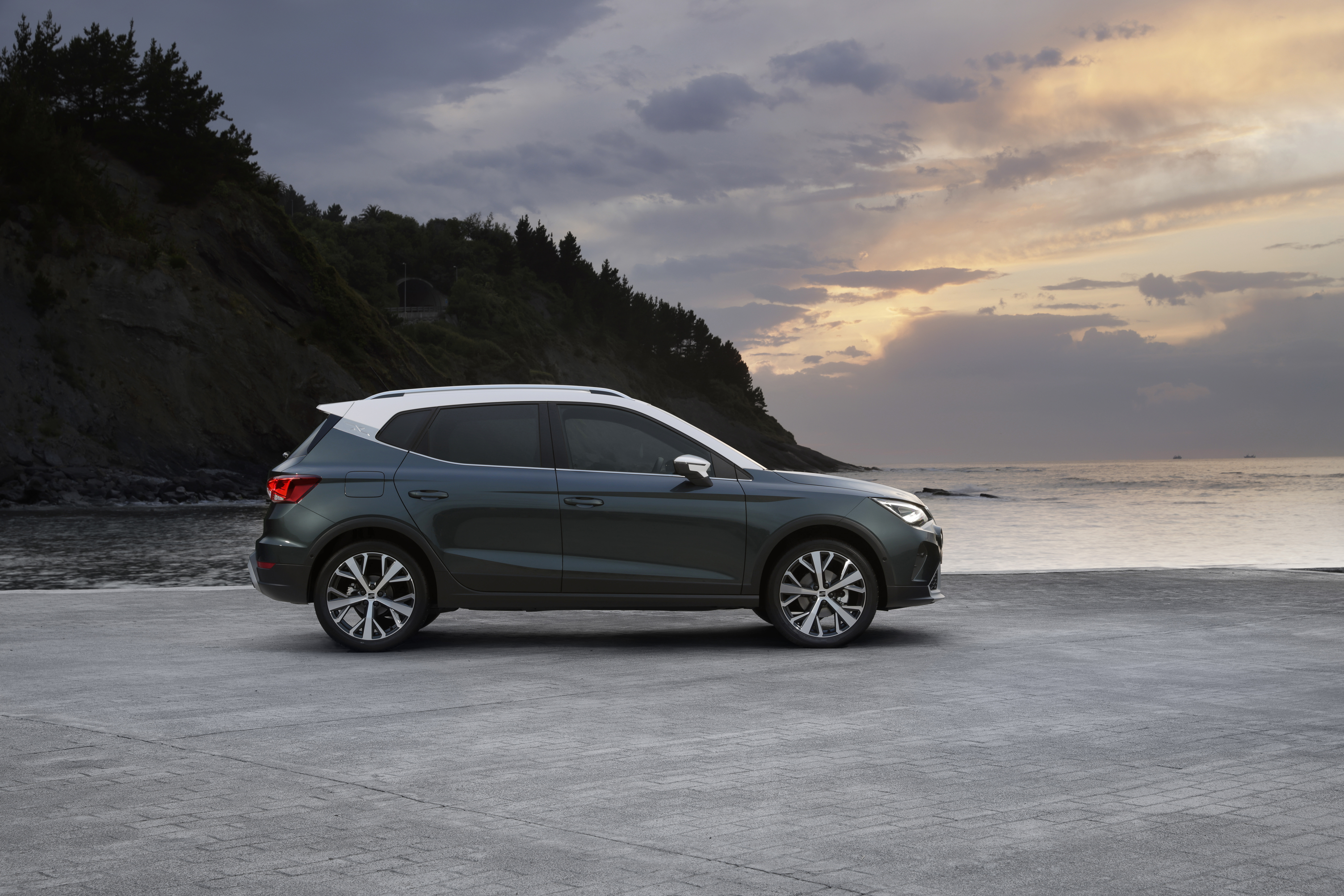 2021 SEAT Arona Xperience by the sea at sunset HD Wallpaper