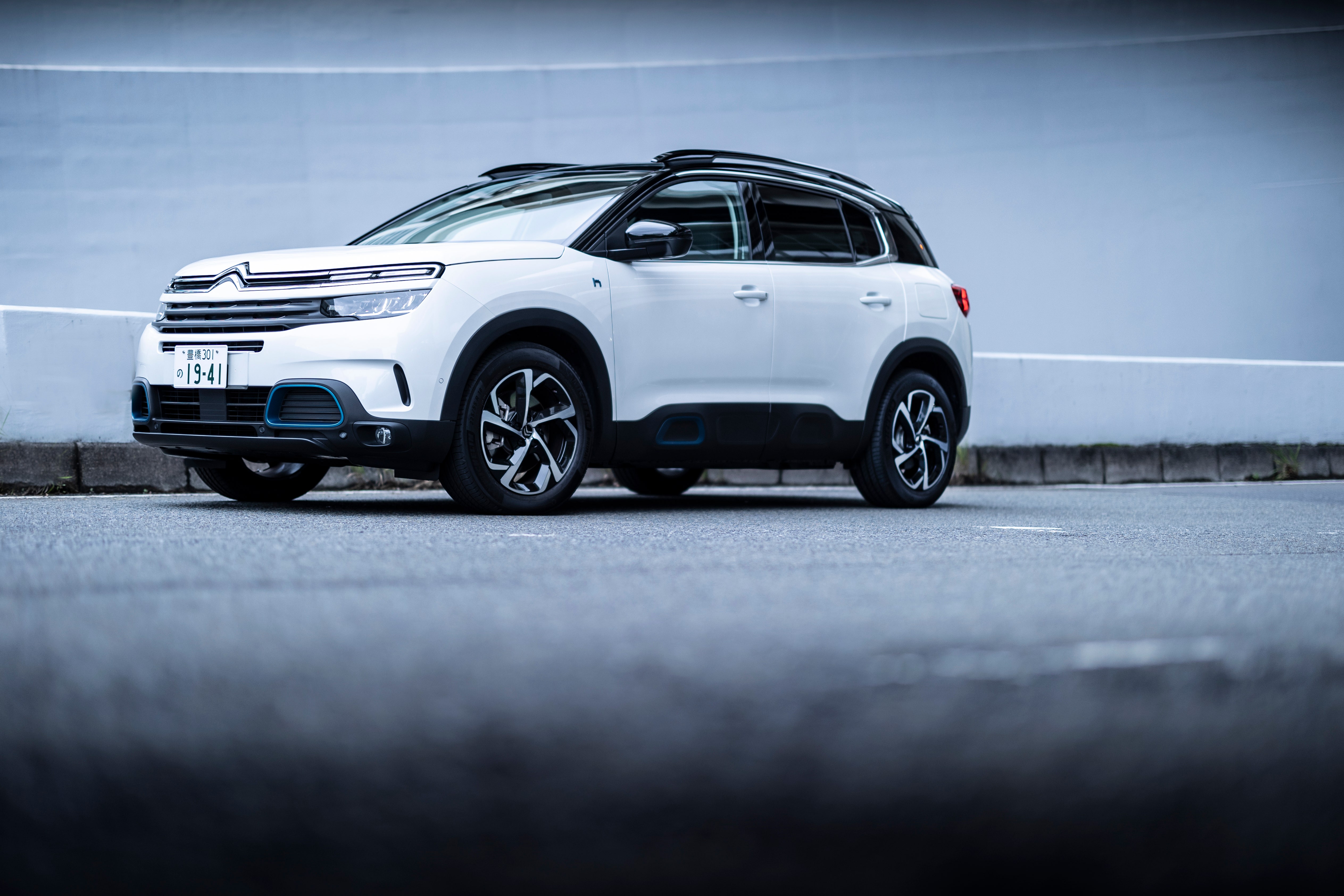 White 2021 Citroën C5 Aircross SUV Hybrid HD Wallpaper