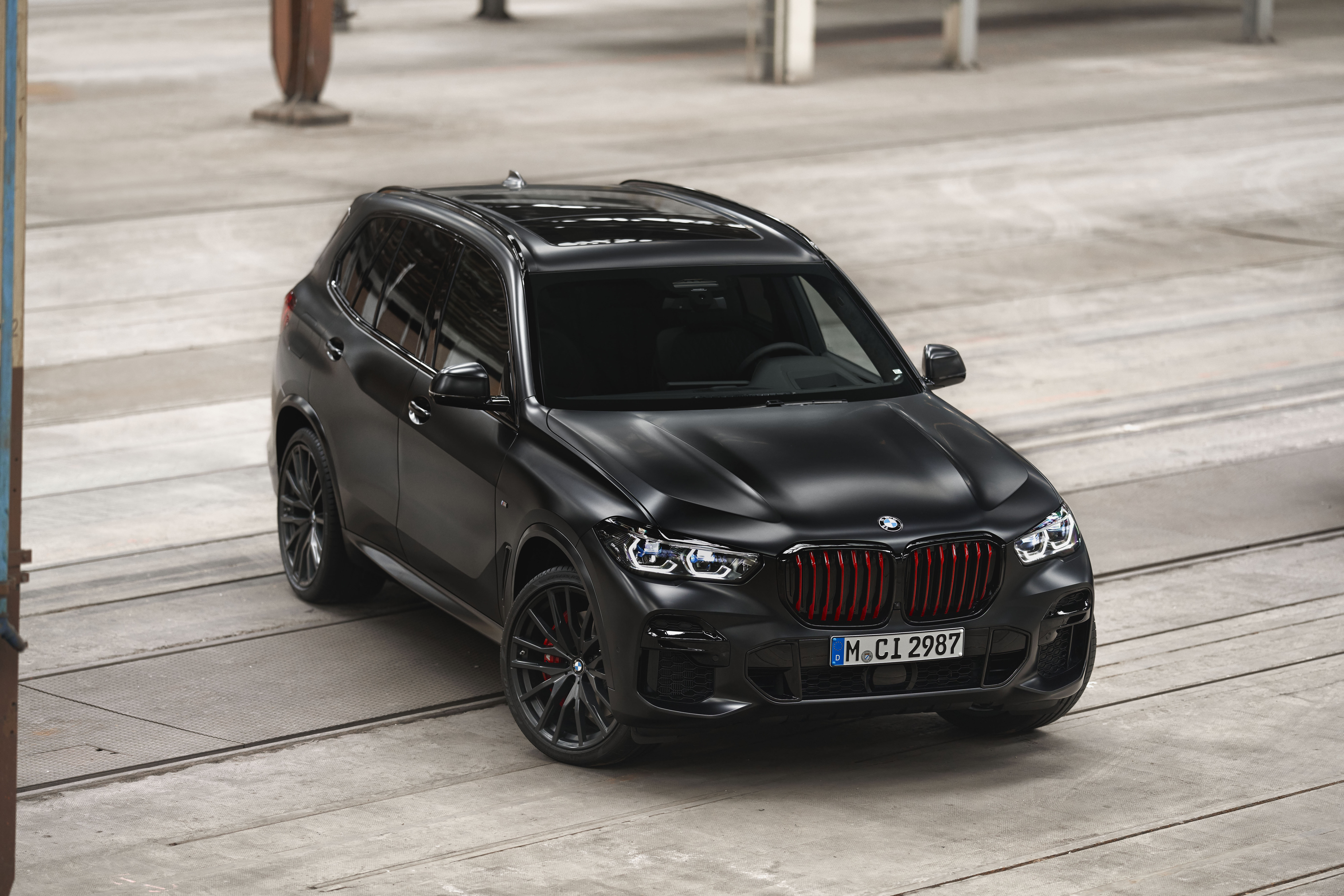 Black 2021 BMW X5 M50i "Edition Black Vermilion" HD Wallpaper