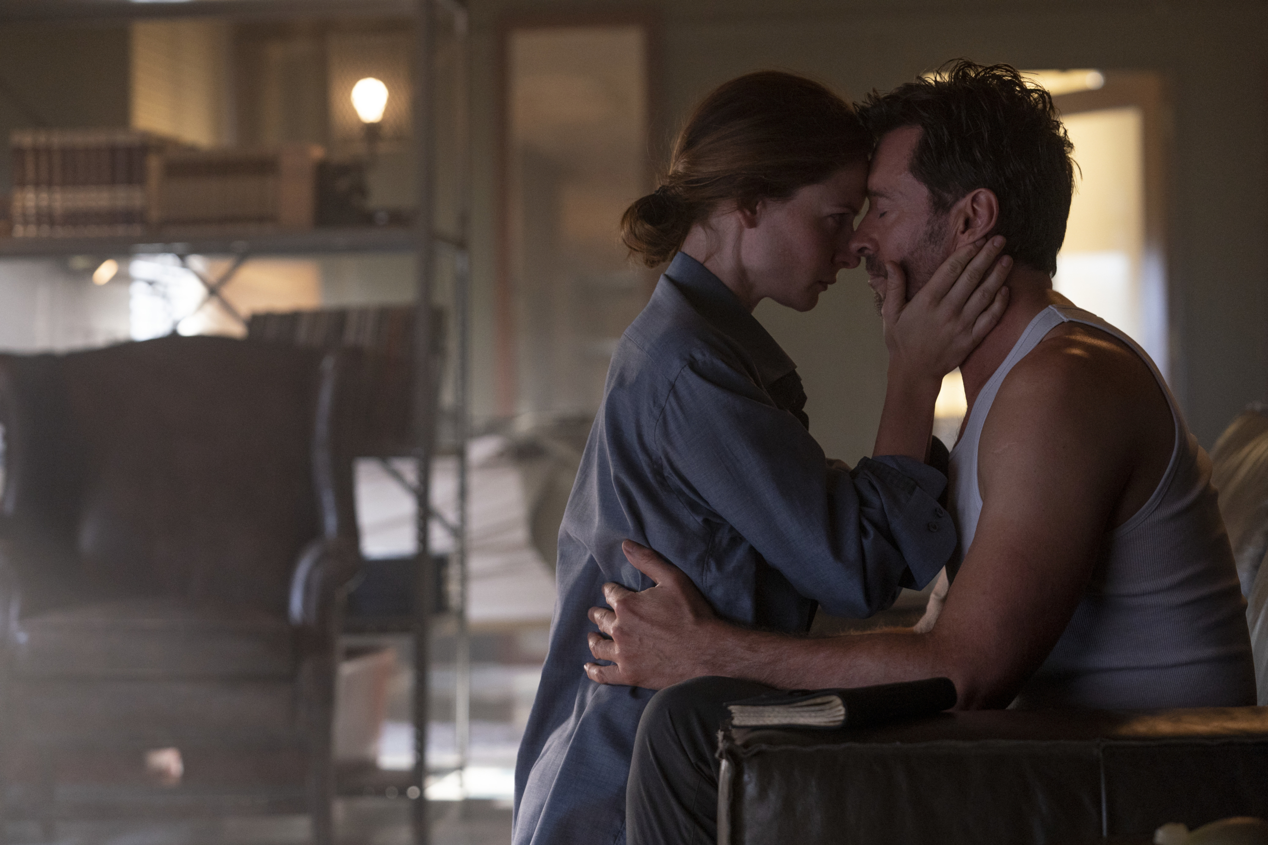 Hugh Jackman and Rebecca Ferguson in Reminiscence HD Wallpaper