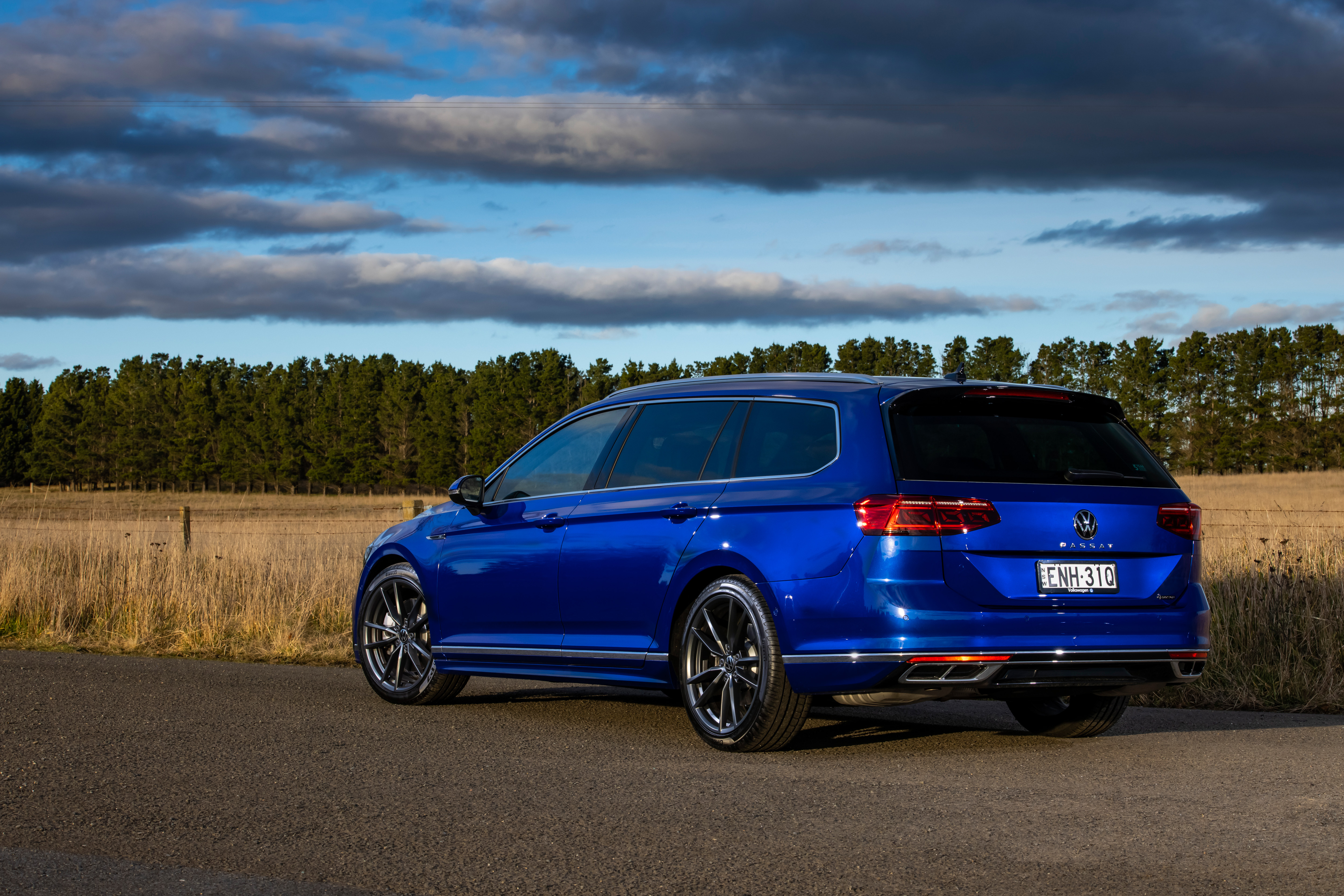 2021 Volkswagen Passat R-Line Variant Blue HD Wallpaper