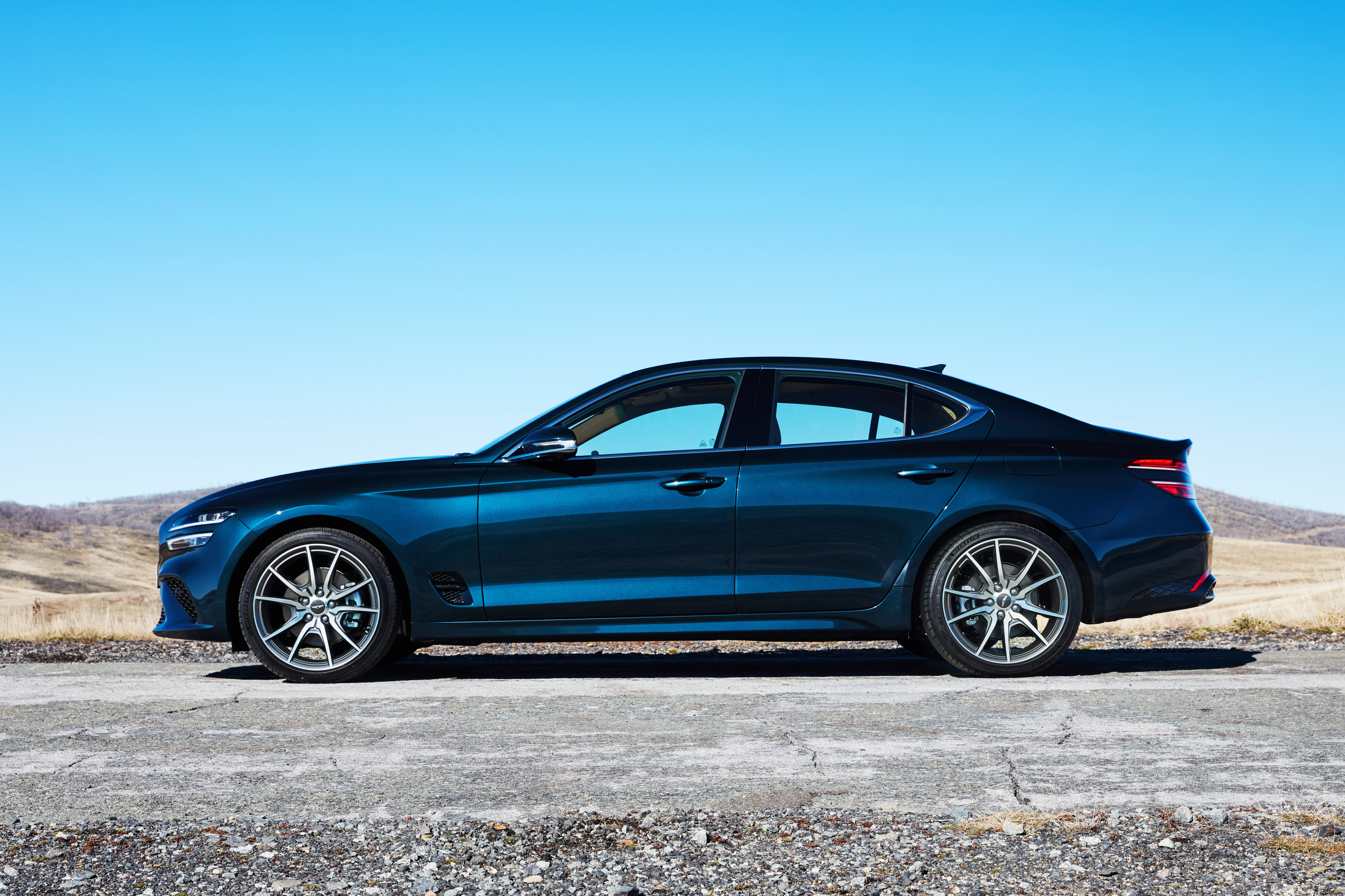 Blue 2021 Genesis G70 2.0T luxury sedan HD Wallpaper