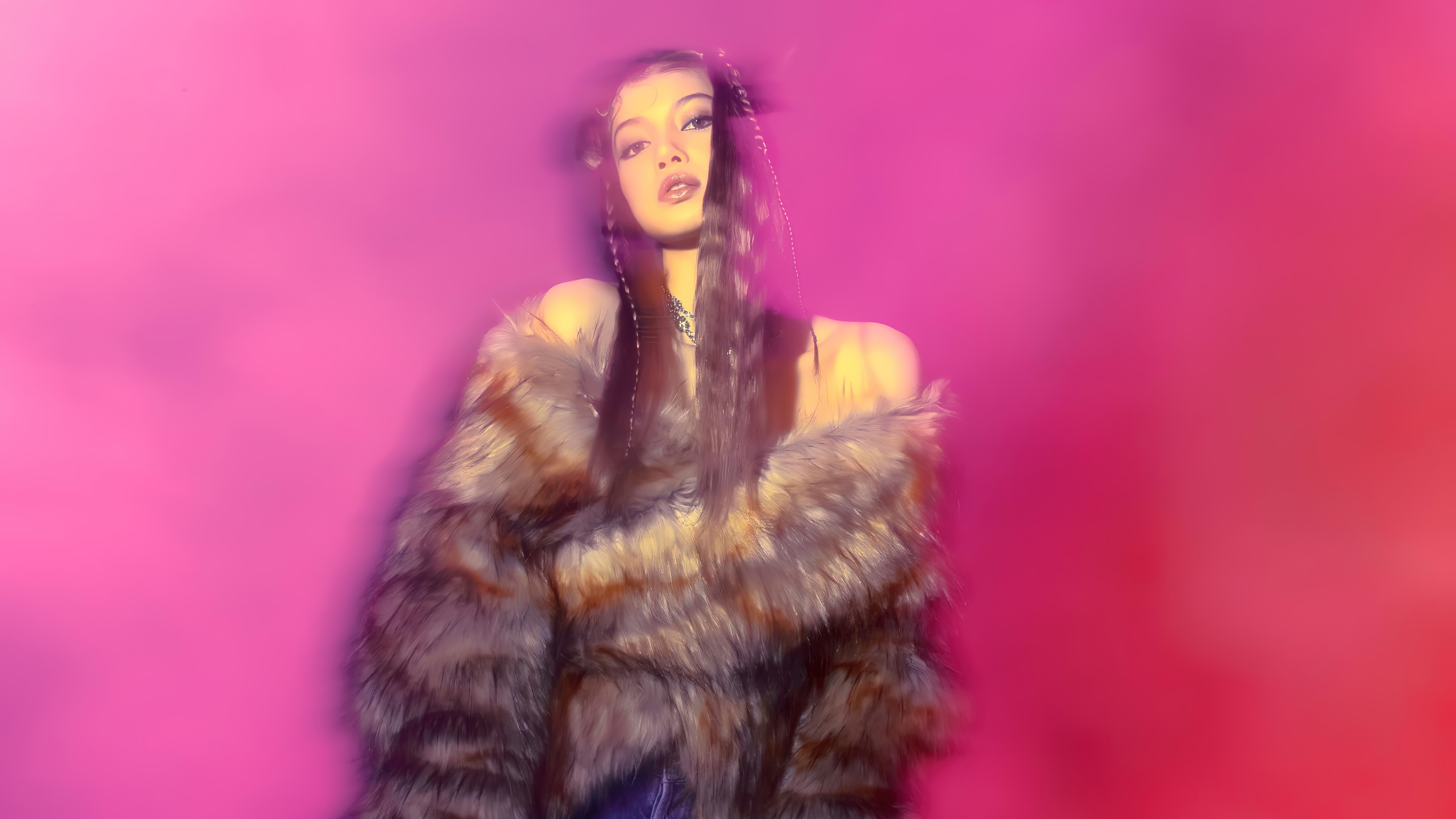 Lalisa Manobal in a furry coat HD Wallpaper