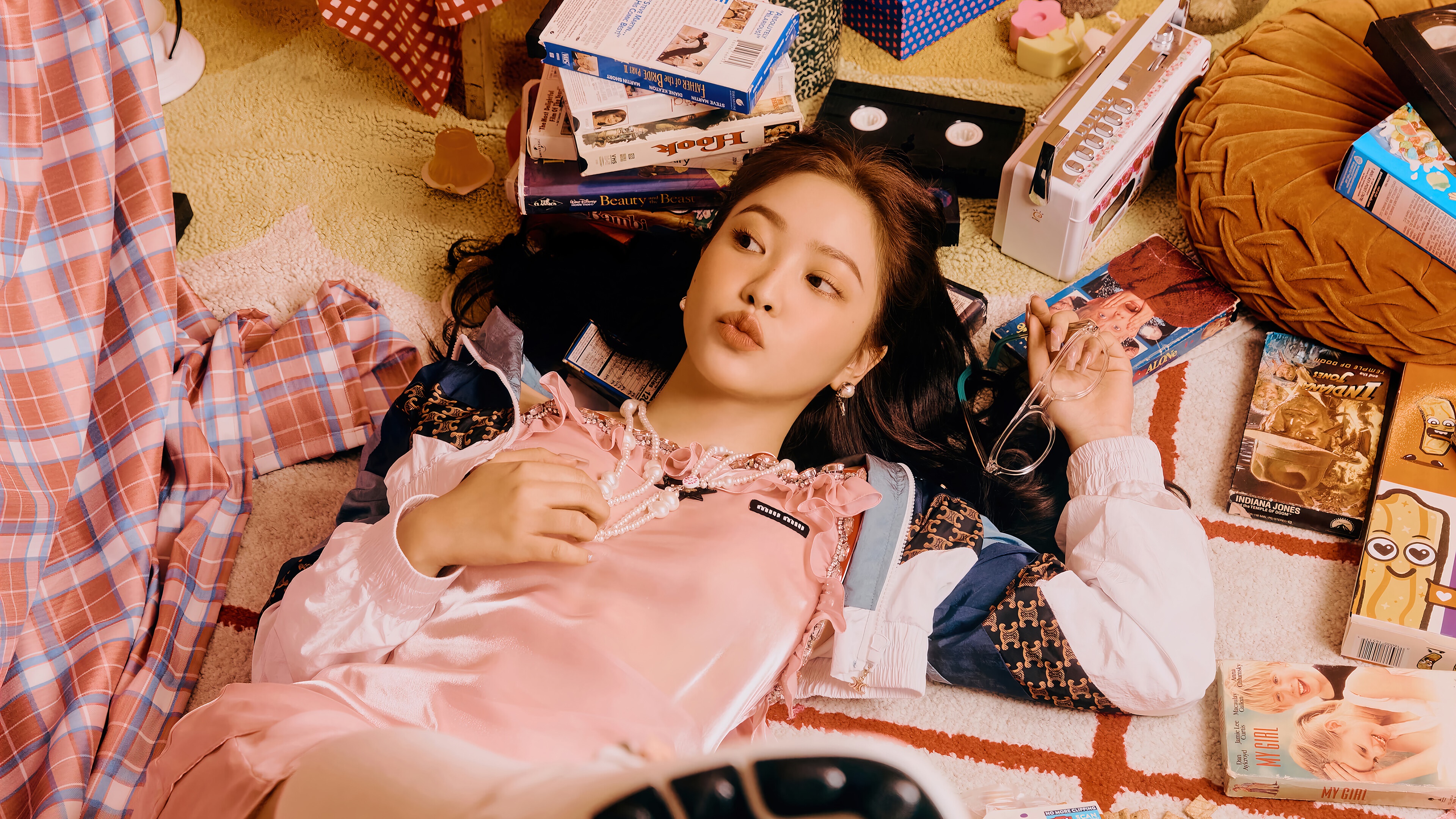 Yeri from Red Velvet with VHS tapes HD Wallpaper