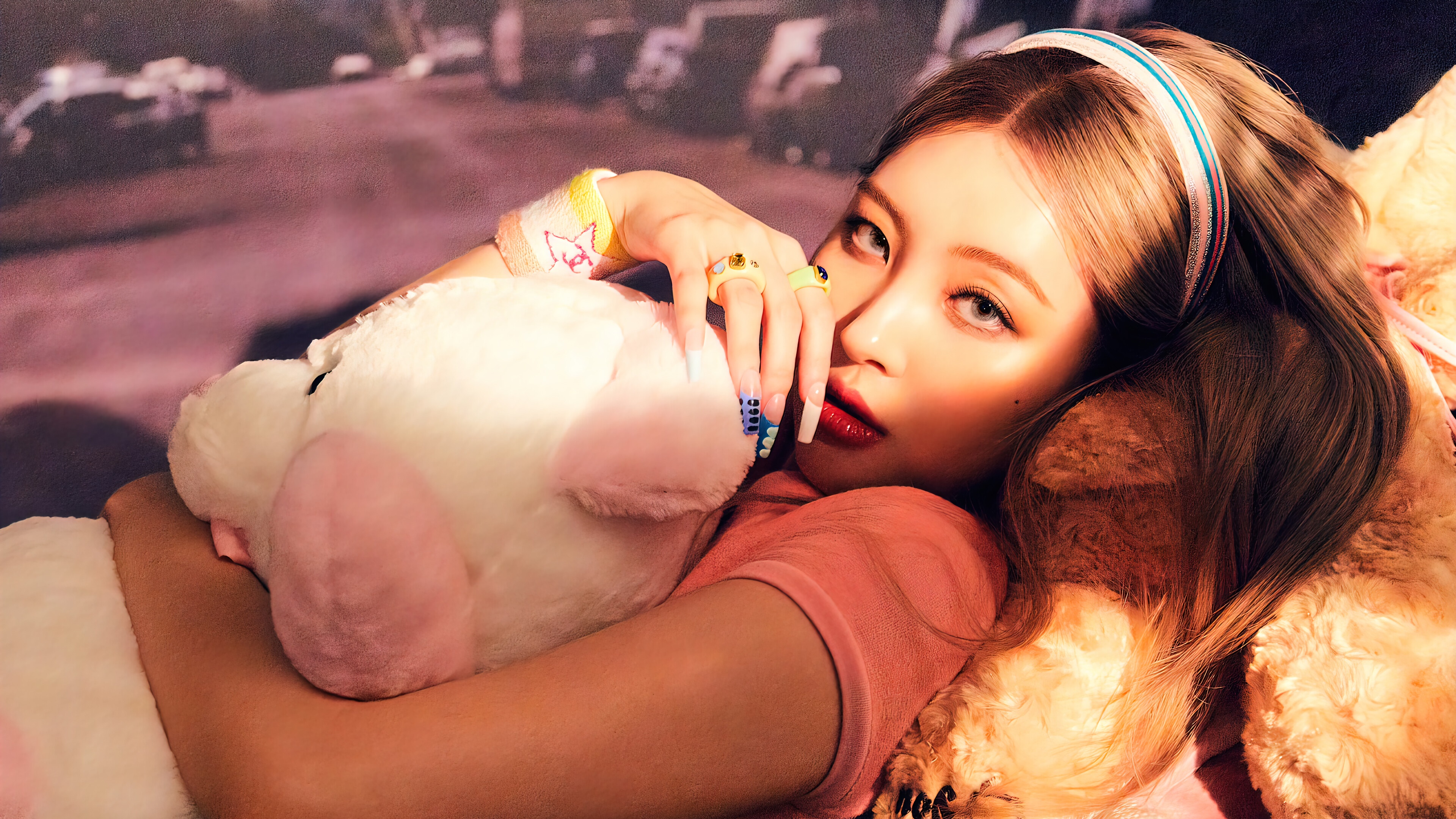 Sunmi Artistic Portrait with Plush Toy HD Wallpaper