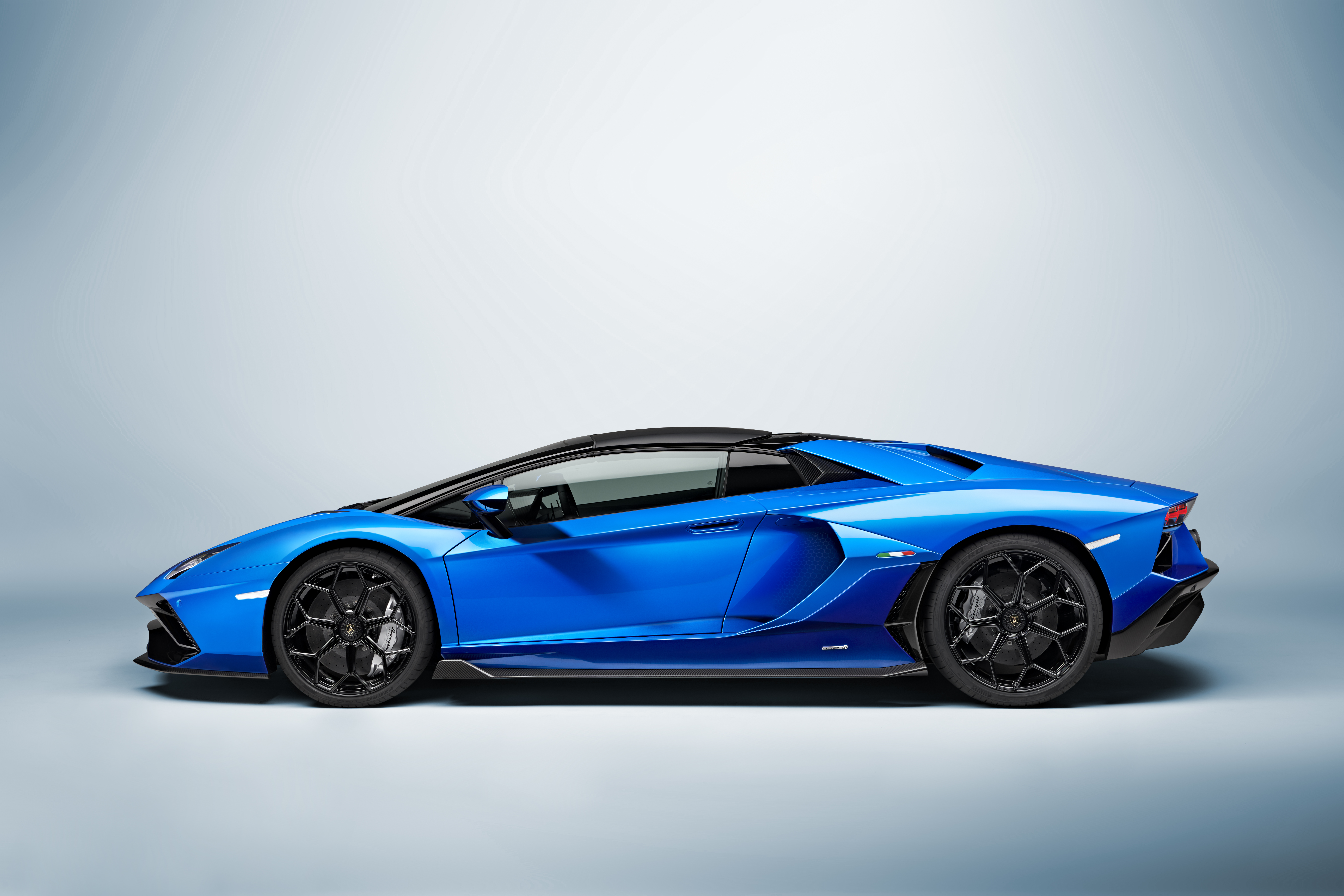 Blue 2021 Lamborghini Aventador LP 780-4 Ultimae Roadster HD Wallpaper
