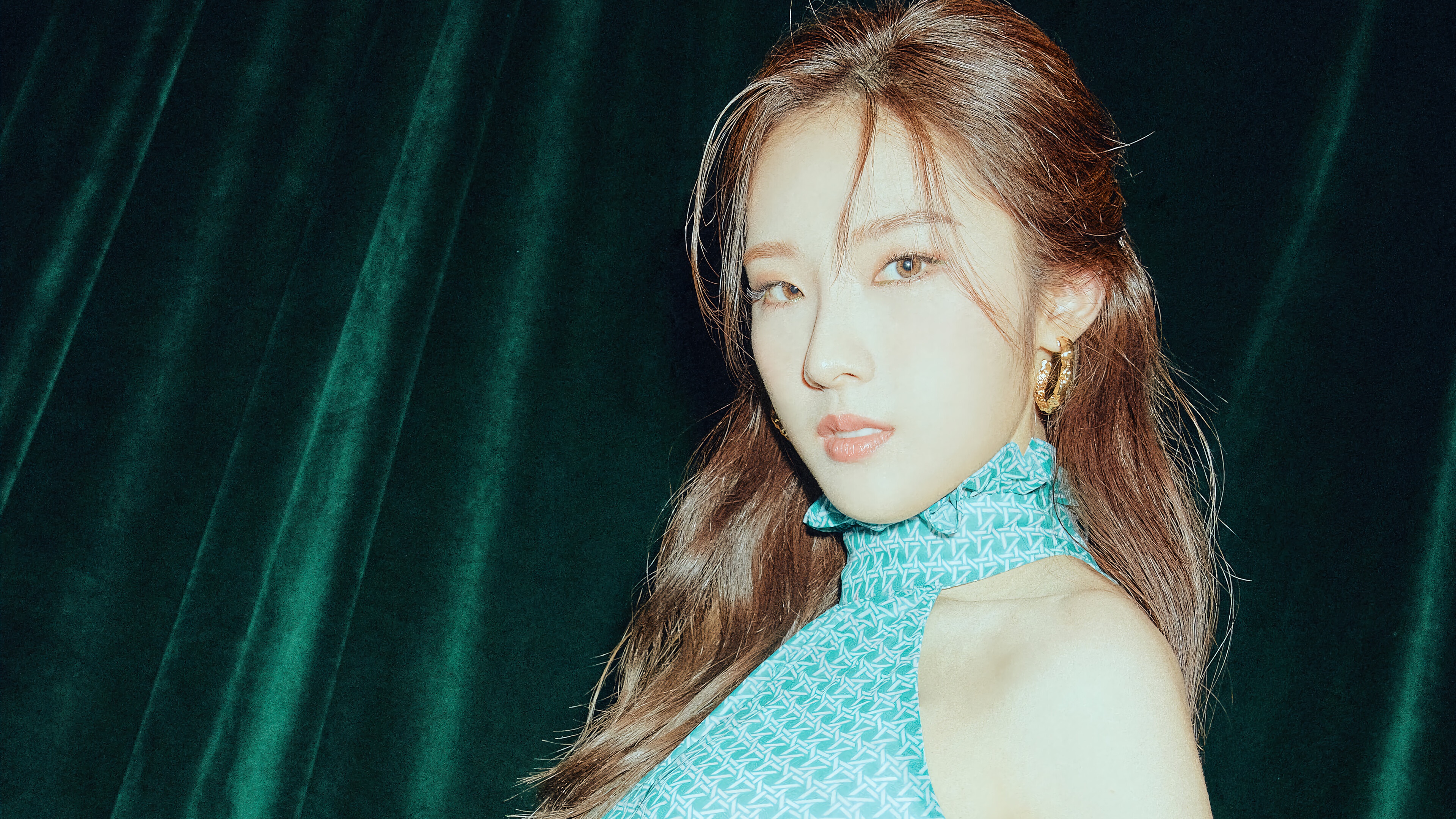 Haseul from LOONA in 4K HD Wallpaper