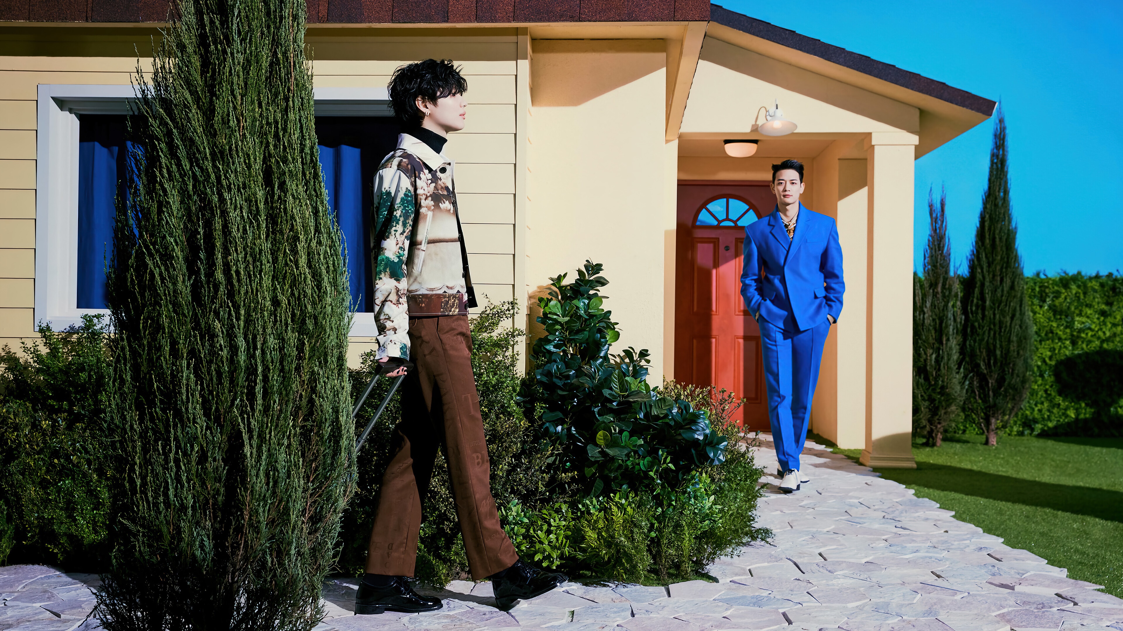 Minho and Taemin from SHINee in front of a house HD Wallpaper