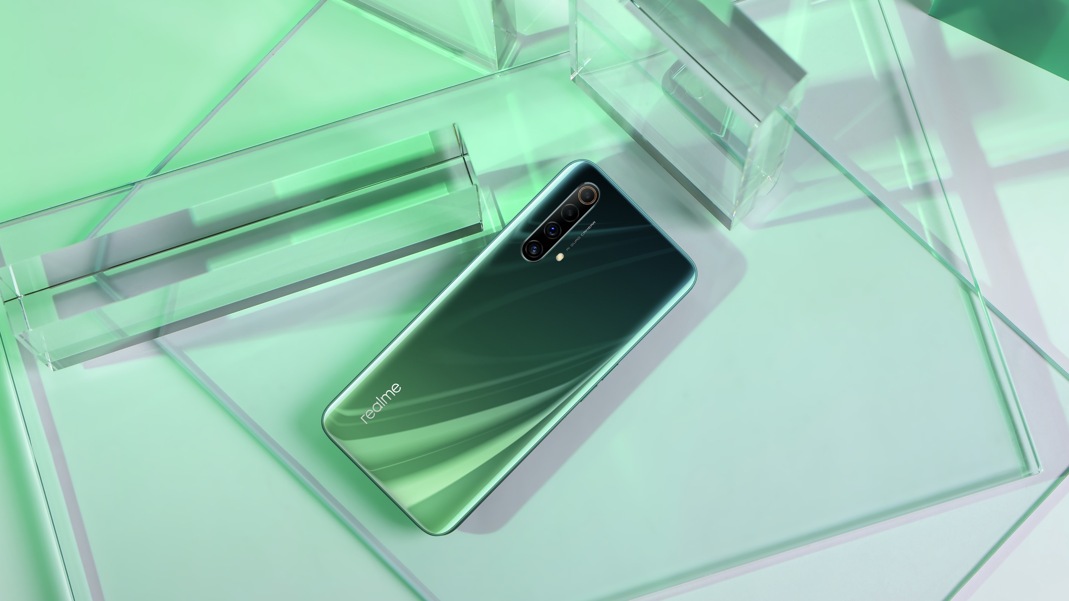 Realme smartphone with triple camera HD Wallpaper