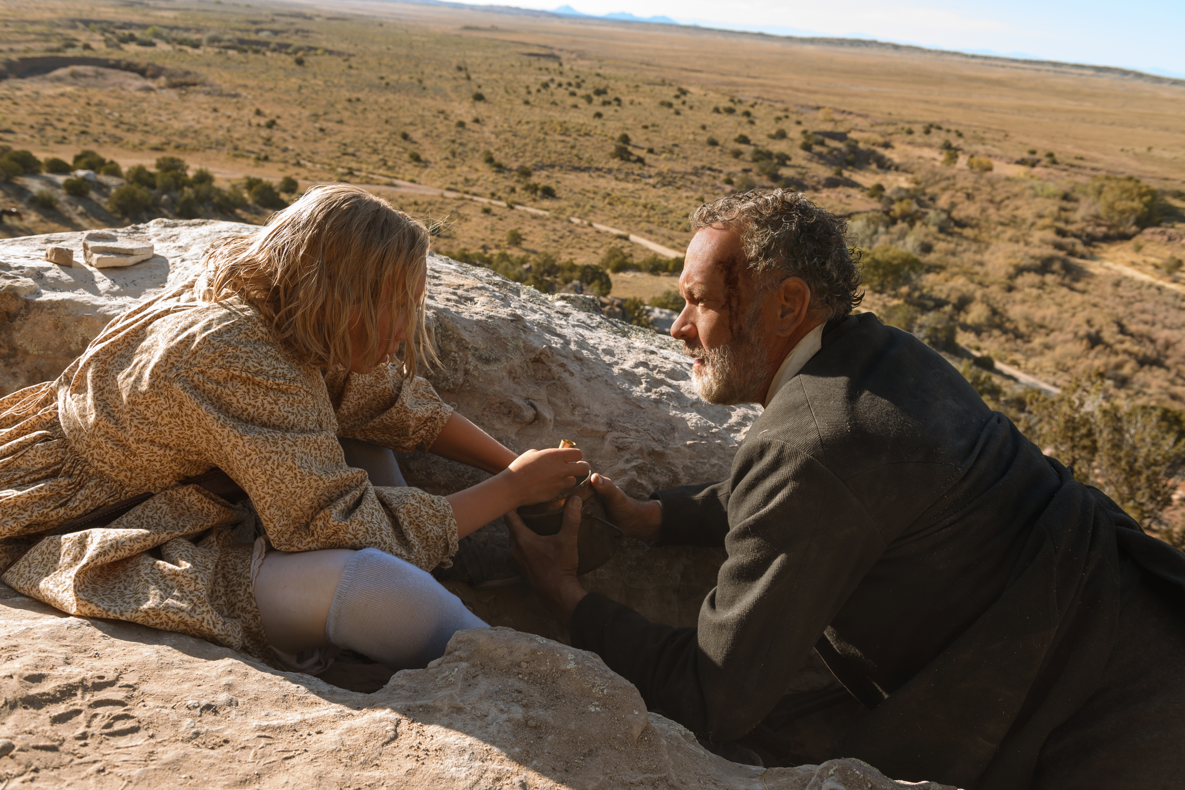 News of the World Tom Hanks and Helena Zengel HD Wallpaper