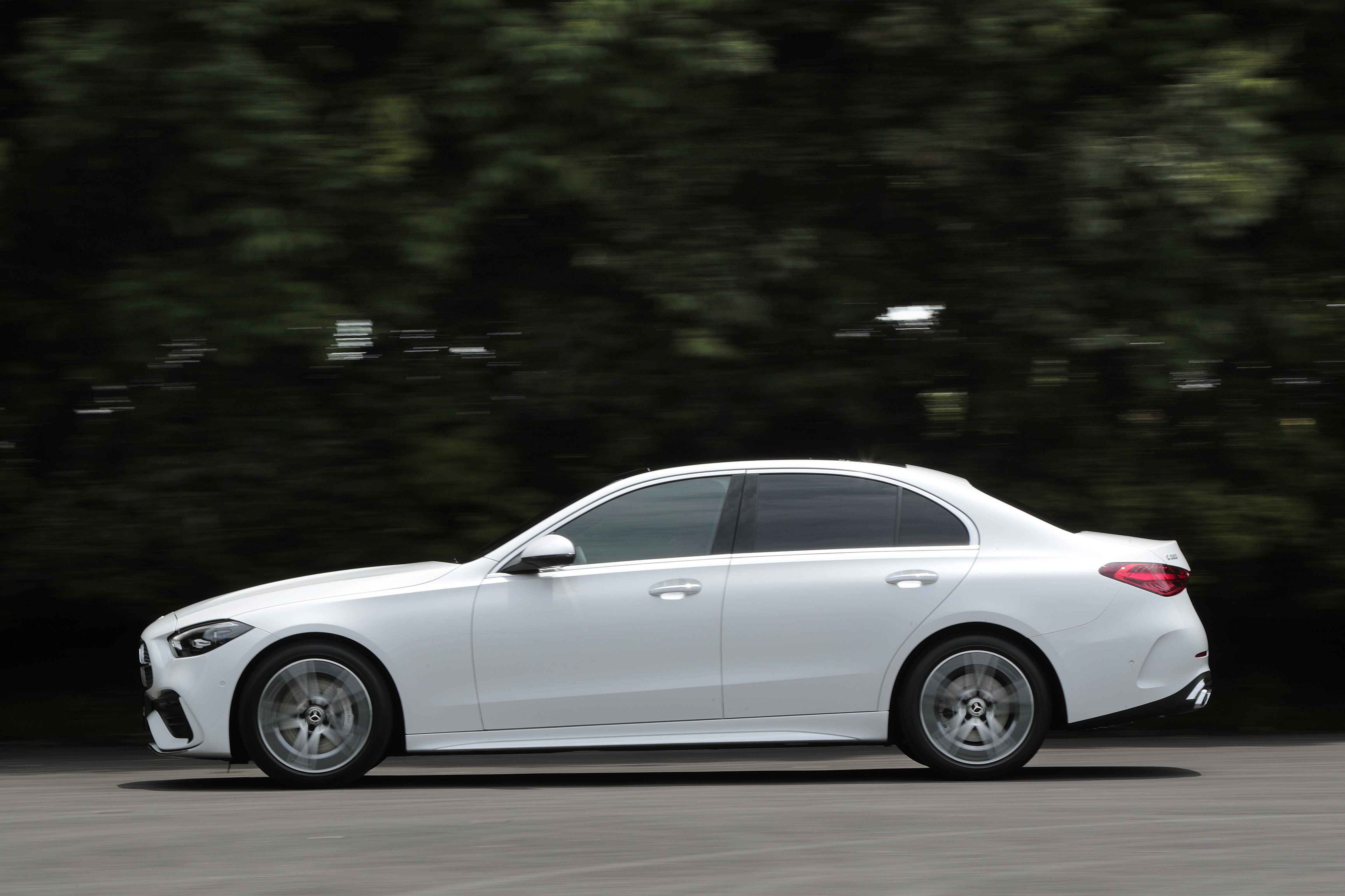 White Mercedes-Benz C 200 AMG Line JP-spec HD Wallpaper