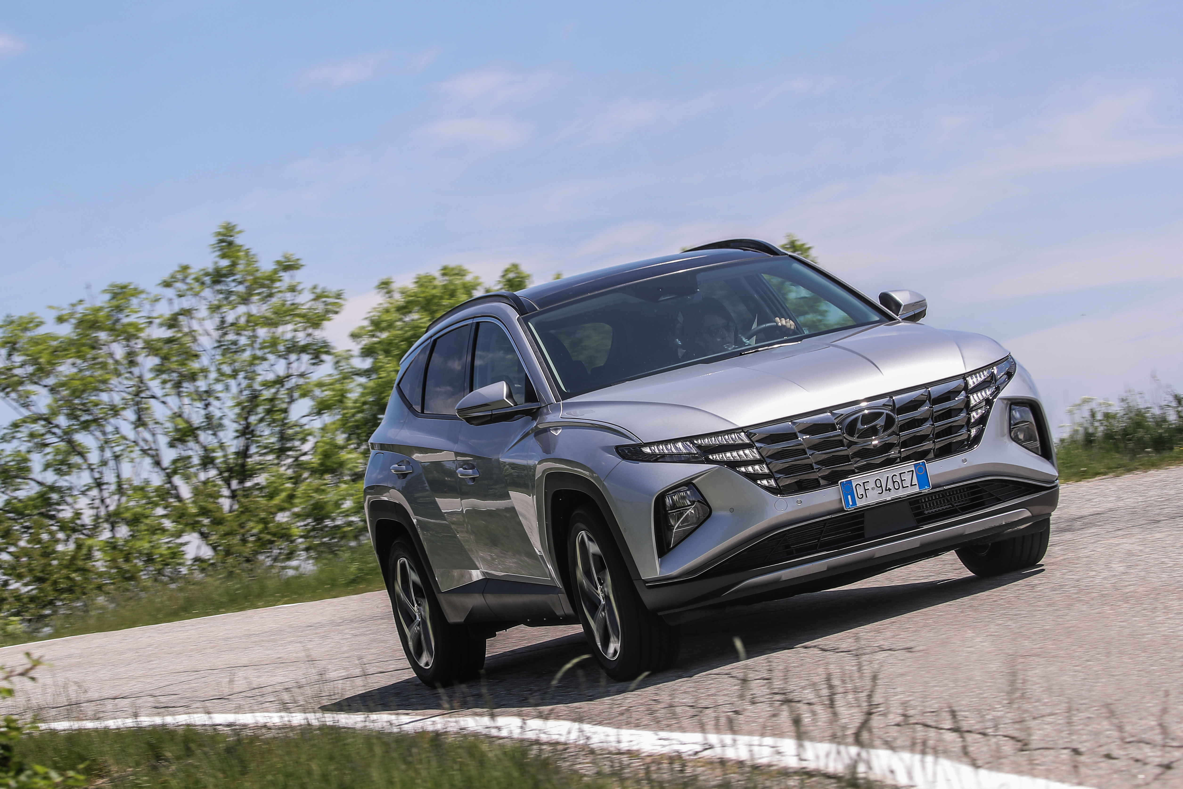 Silver 2021 Hyundai Tucson Plug-in Hybrid SUV HD Wallpaper