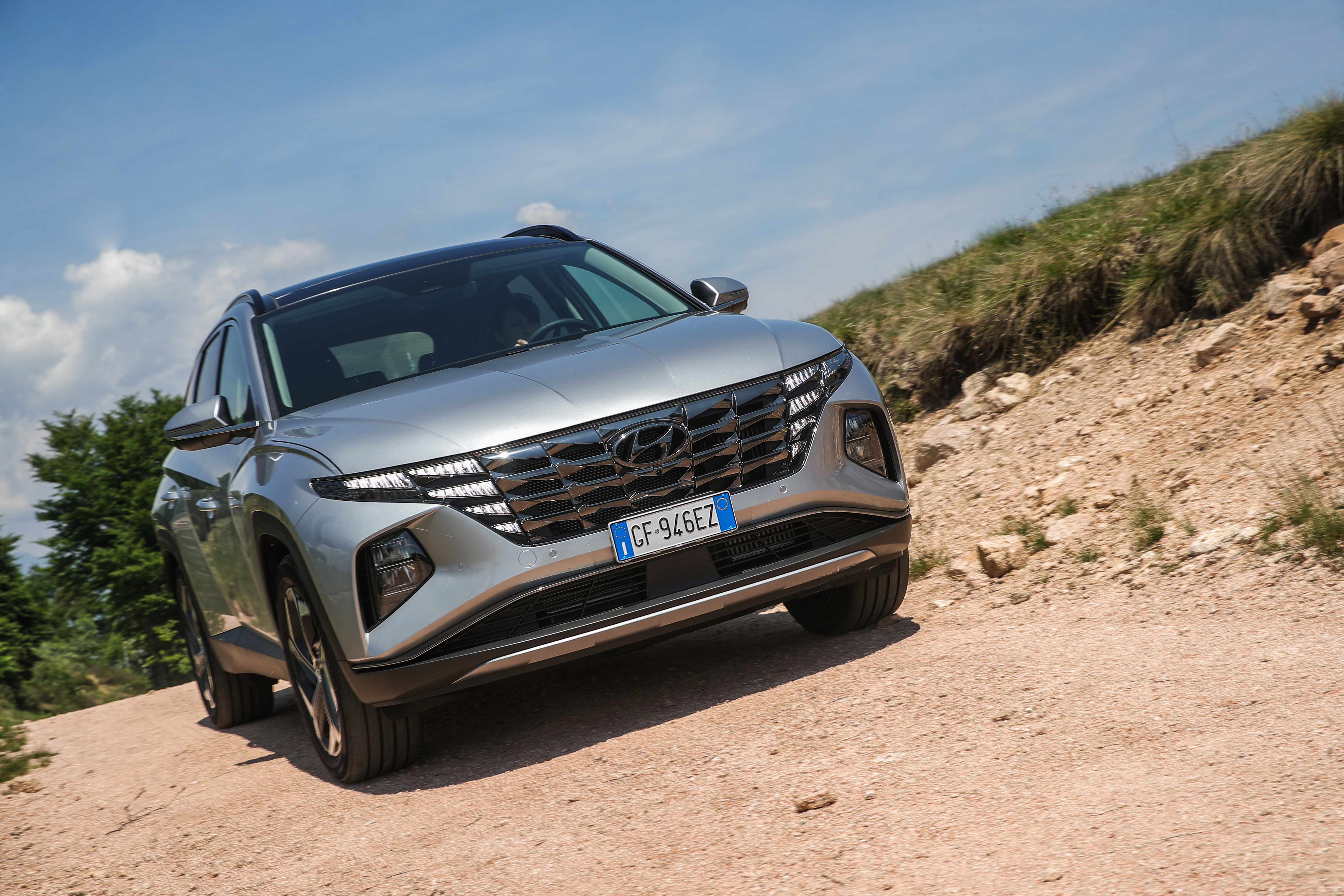 Silver 2021 Hyundai Tucson Plug-in Hybrid SUV HD Wallpaper