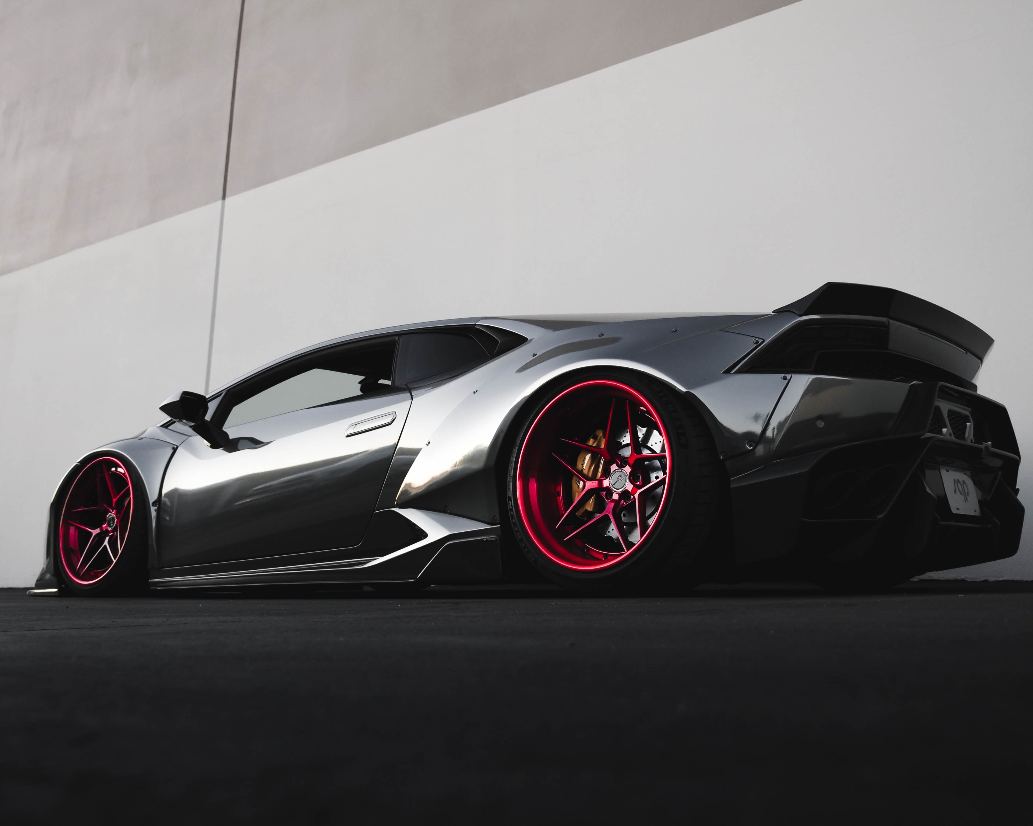 Lamborghini Huracan with custom pink wheels HD Wallpaper