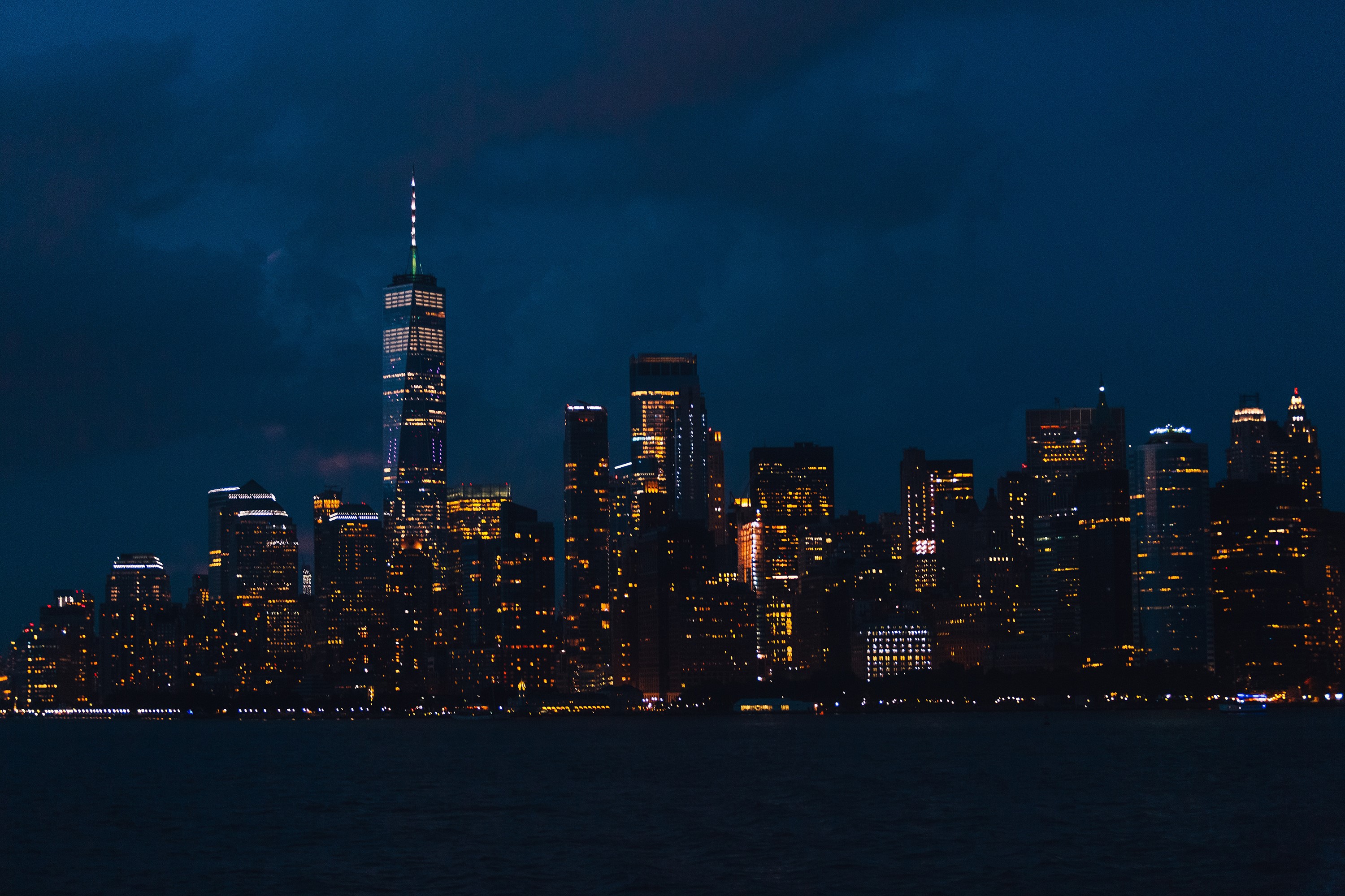 New York City skyline at night with One World Trade Center HD Wallpaper
