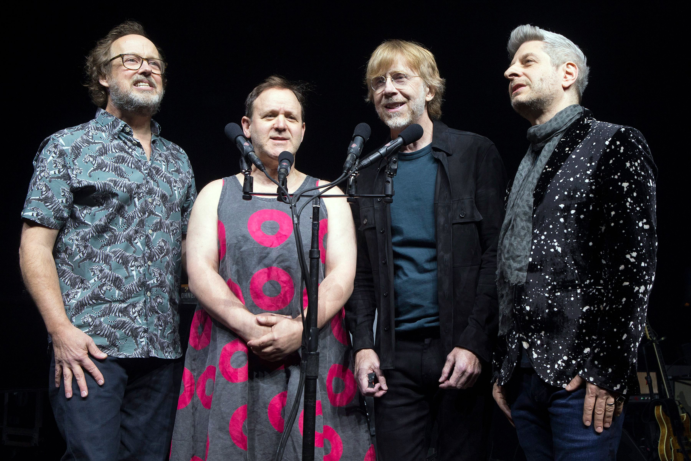 Phish band members on stage HD Wallpaper