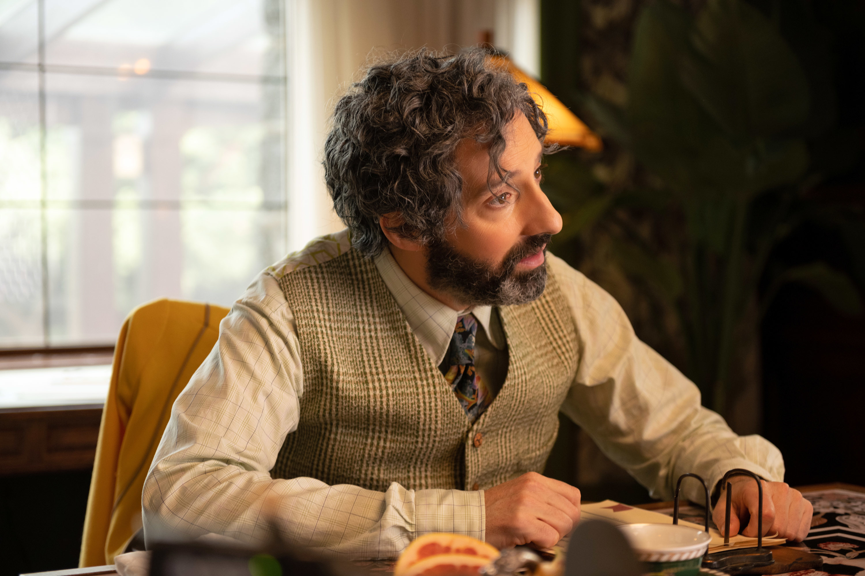 Tony Hale in The Mysterious Benedict Society HD Wallpaper