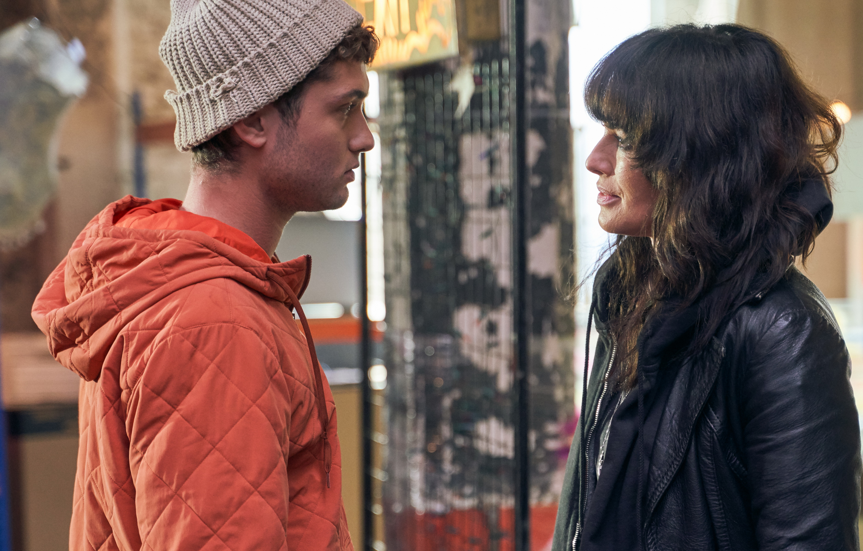 Raff Law and Lena Headey in Twist HD Wallpaper