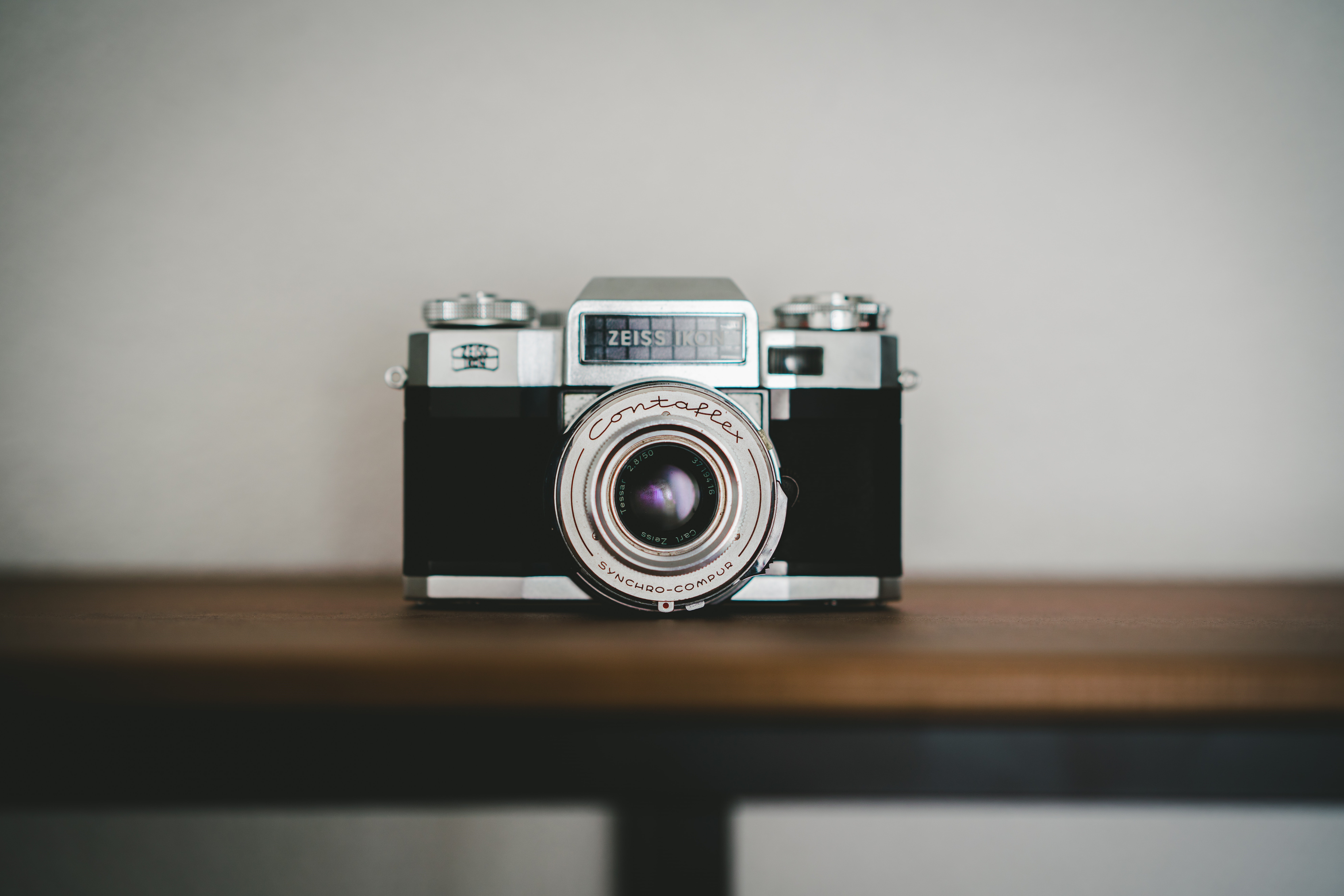 4K, table, minimalism, camera HD Wallpaper