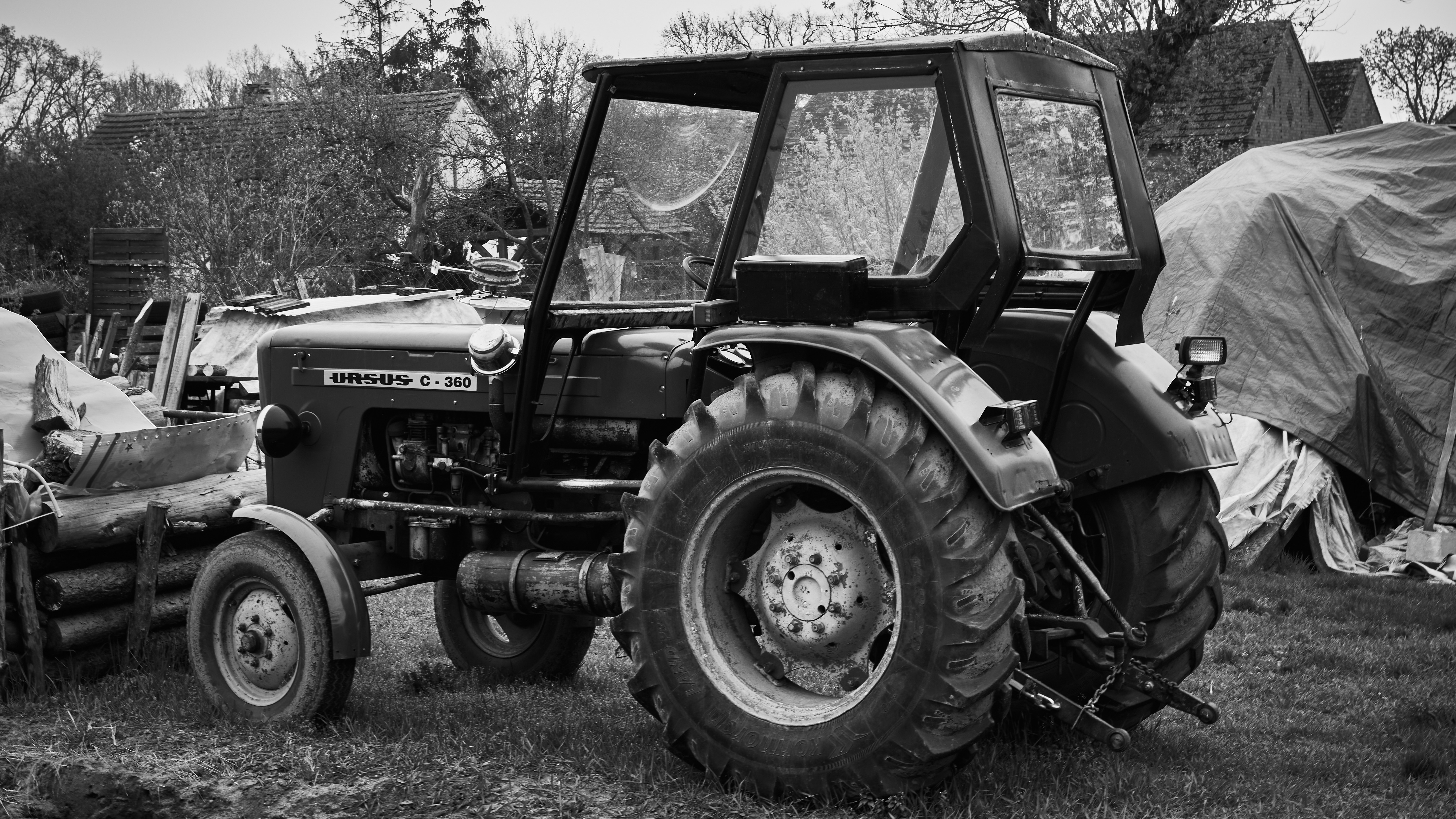 4K, automotive, heavy equipment, Poland, monochrome, tractors, machine HD Wallpaper