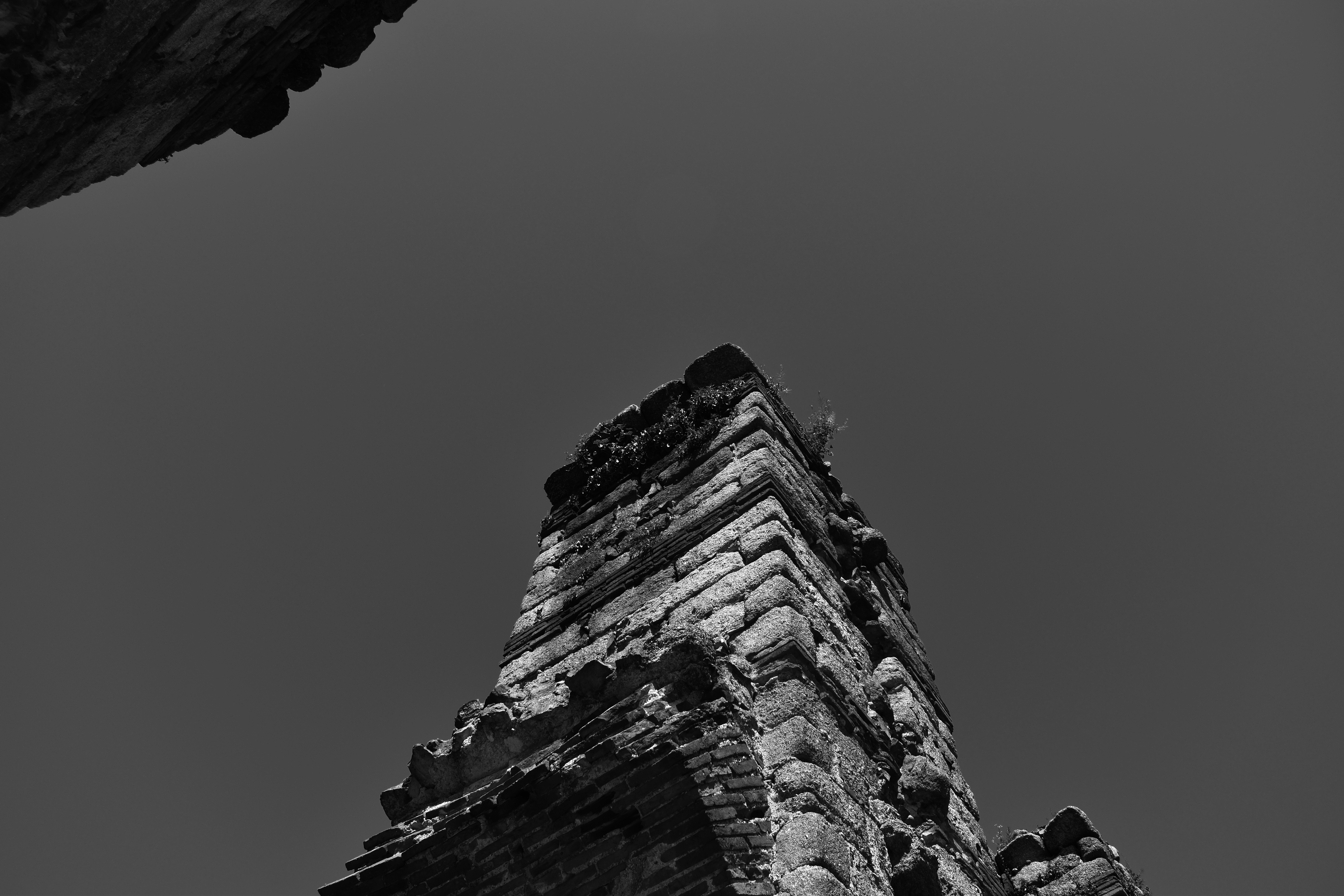 4K, ruin, ruins, monochrome HD Wallpaper